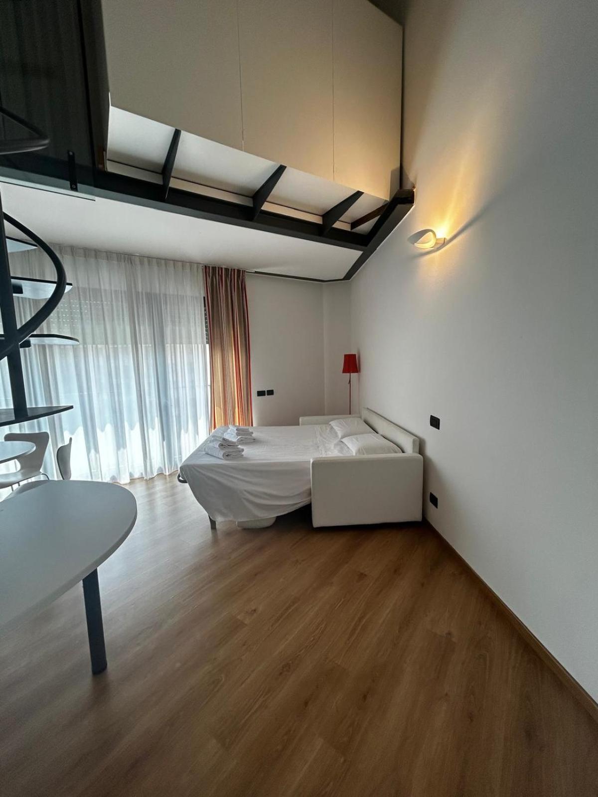 Bb Isola Aparthotel 2*