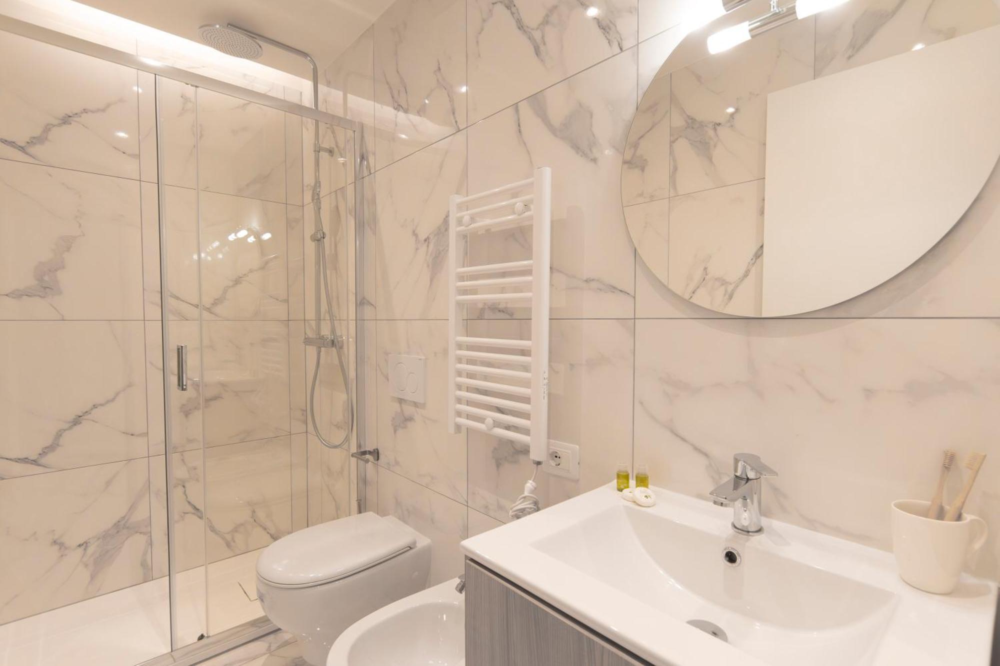 Apartment Modern & Stylish Near Isola & Station Milan