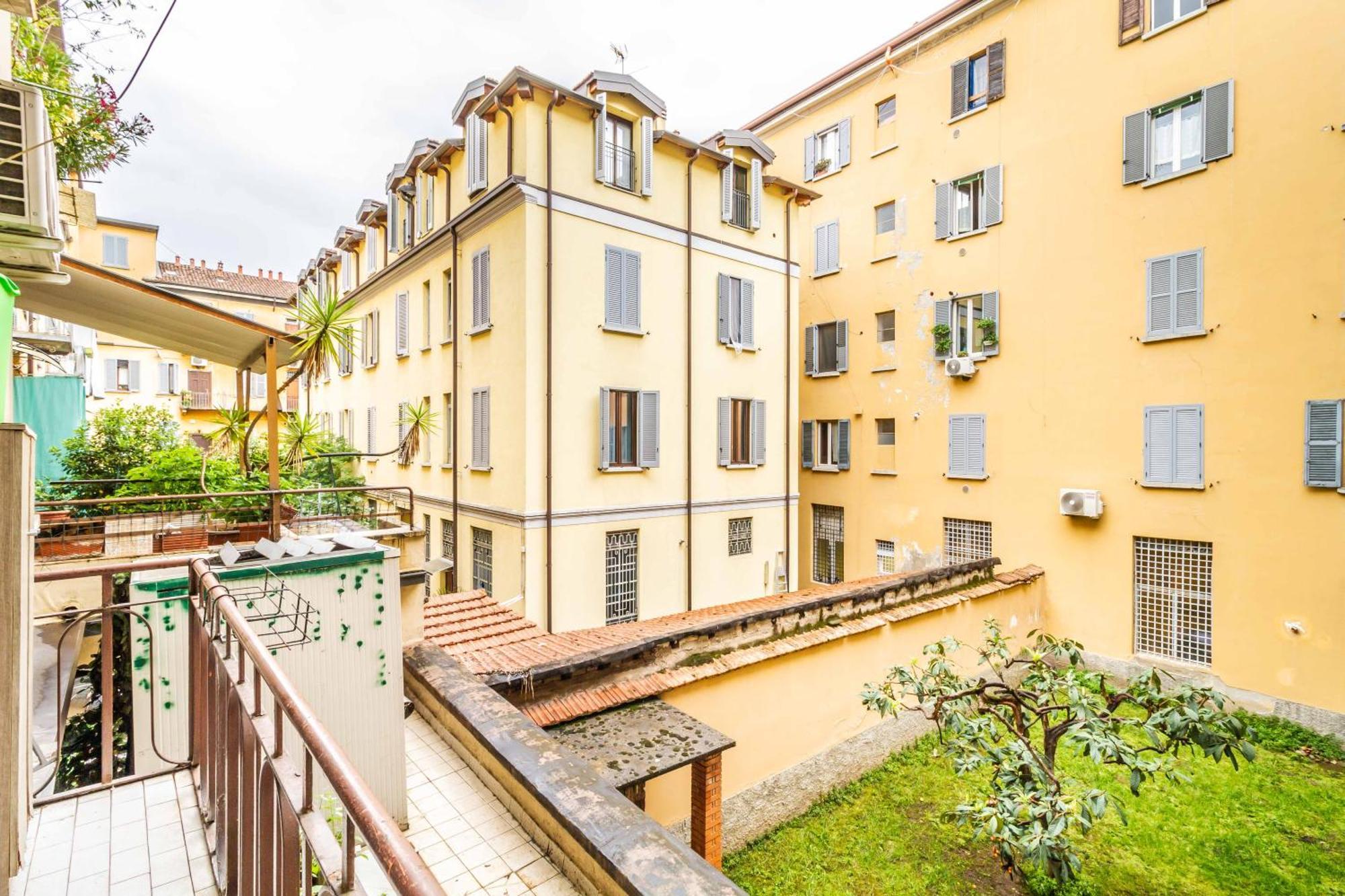 Domusmi San Gregorio 10 *