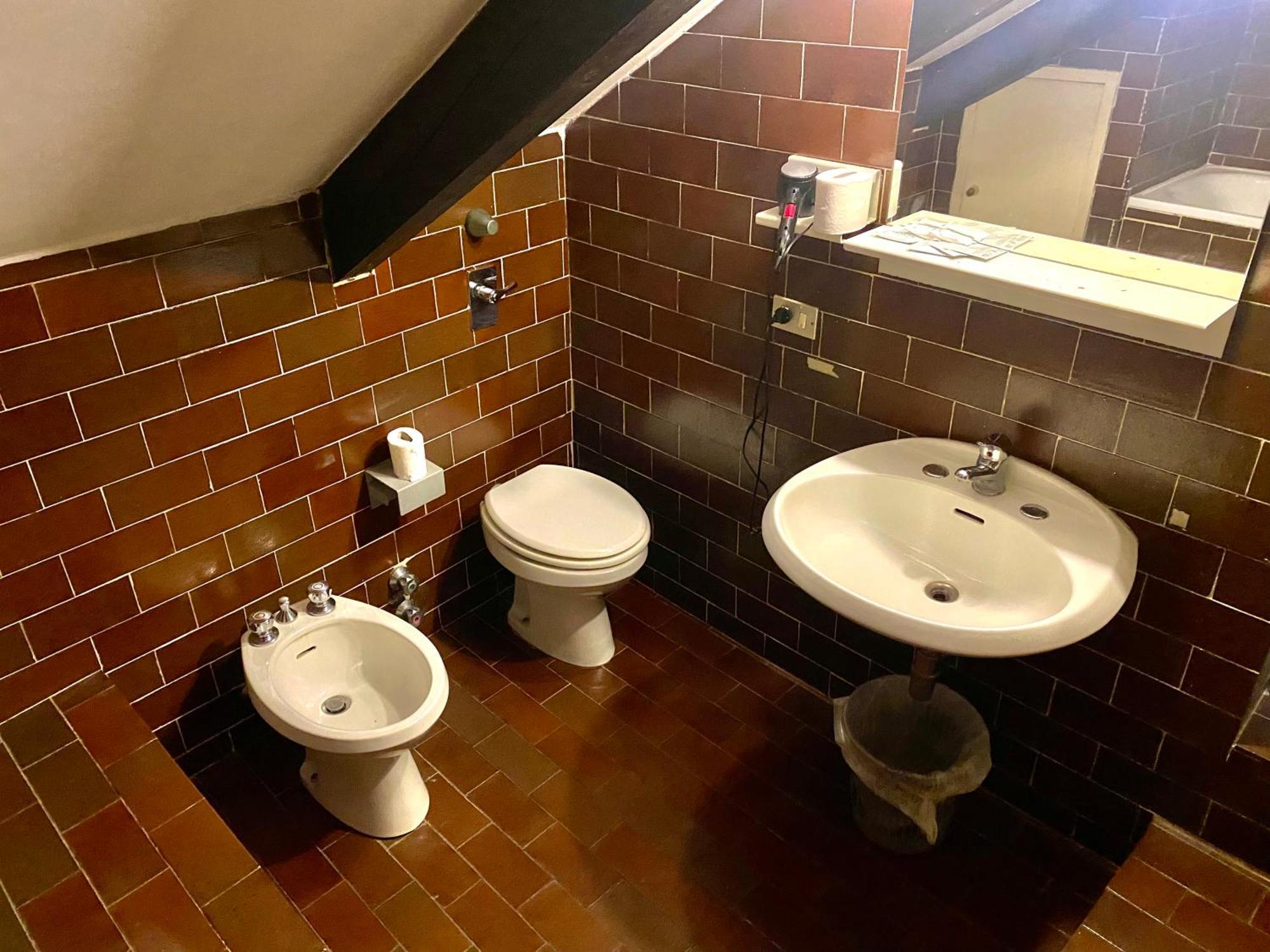 Casa - Piazza Sant'alessandro 3 *
