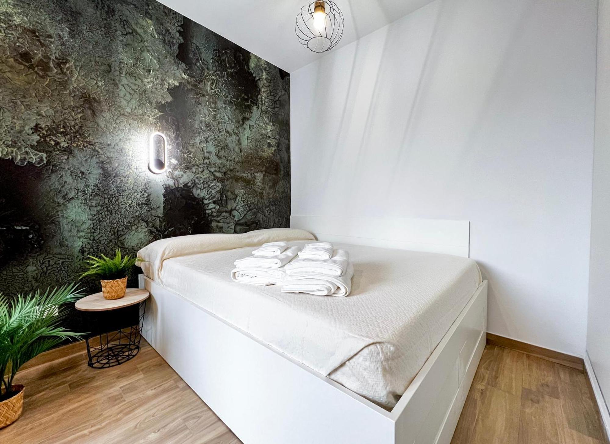 Appartamento Repetti - Two Adjacent & Independent 10 Minutes To Centre & Linate Airport *