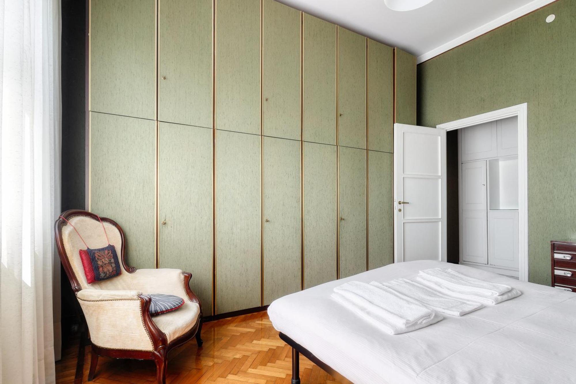 Urban Elegance With A View Viale Tunisia Apartment