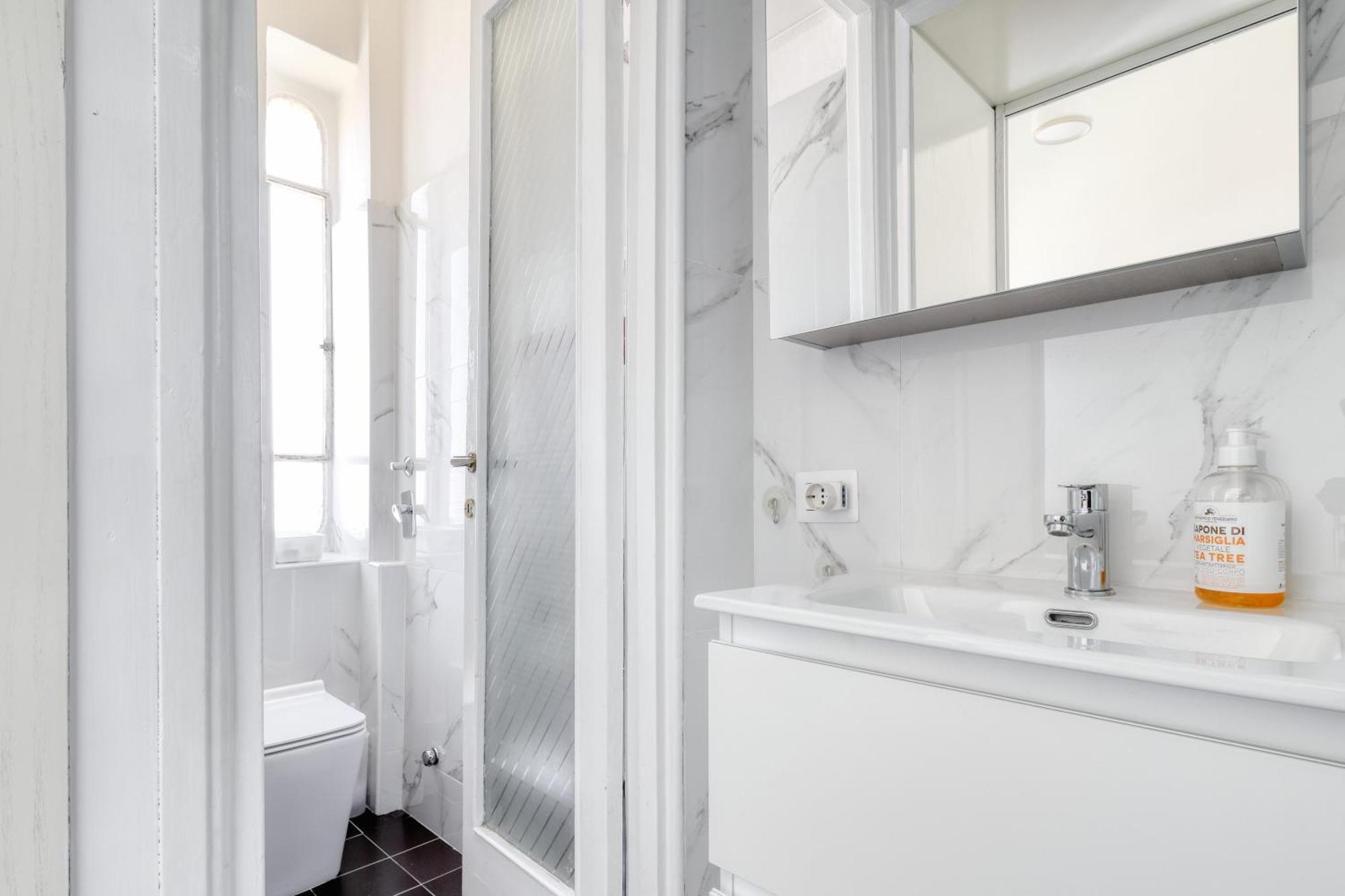 Urban Elegance With A View Viale Tunisia Apartment Mailand