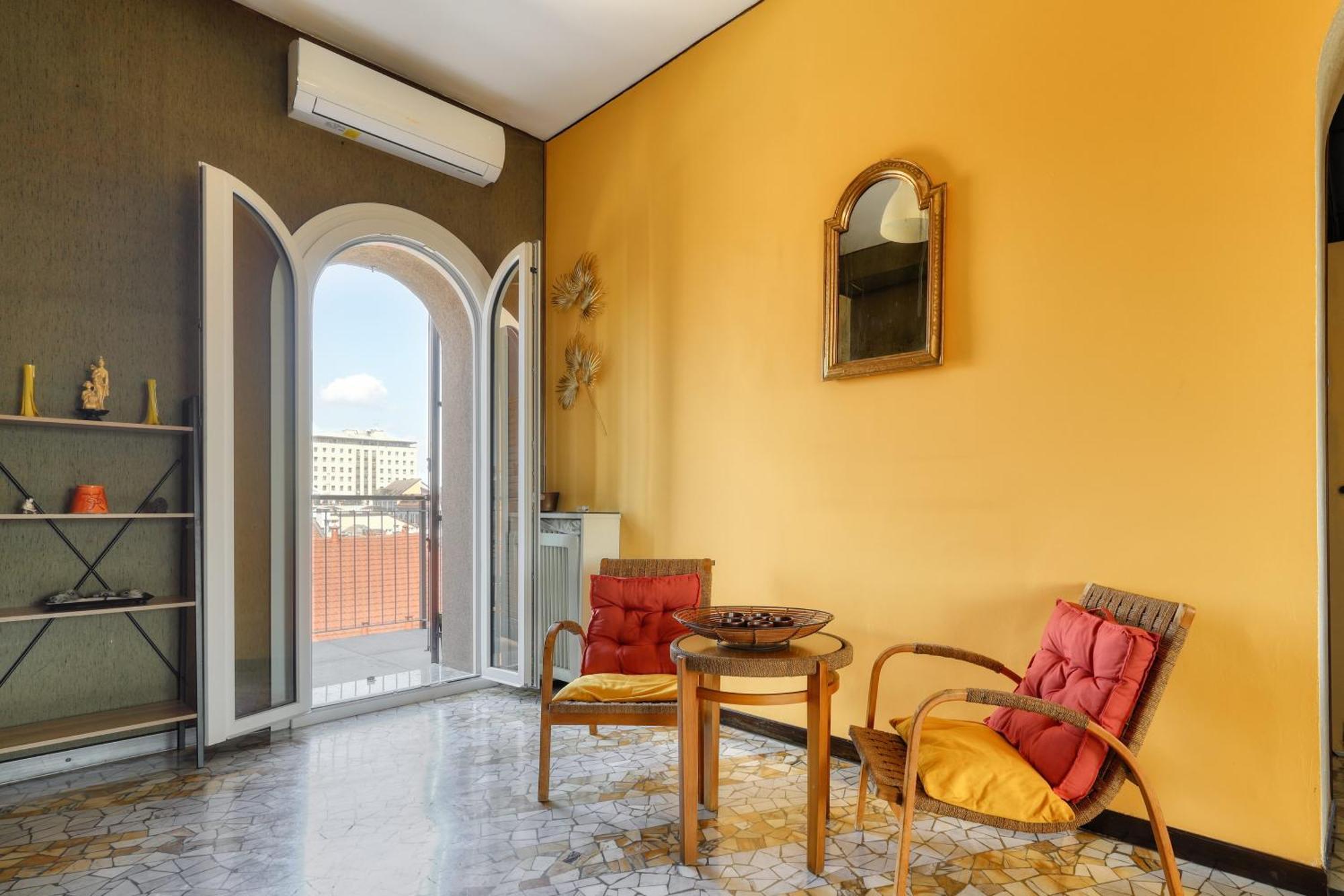 Urban Elegance With A View Viale Tunisia Apartment *