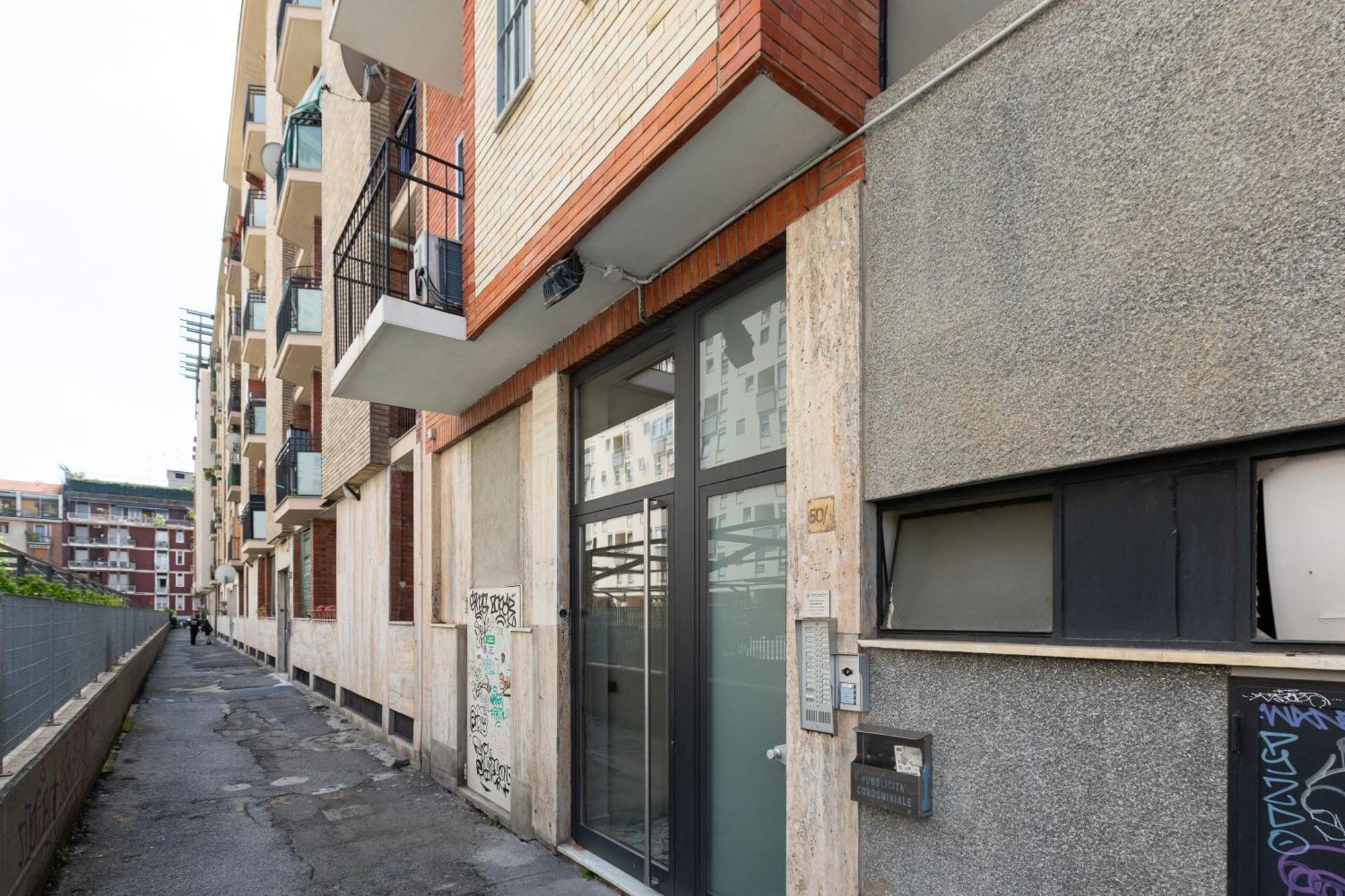 Forlanini M4 Modern With Balcony * Milano