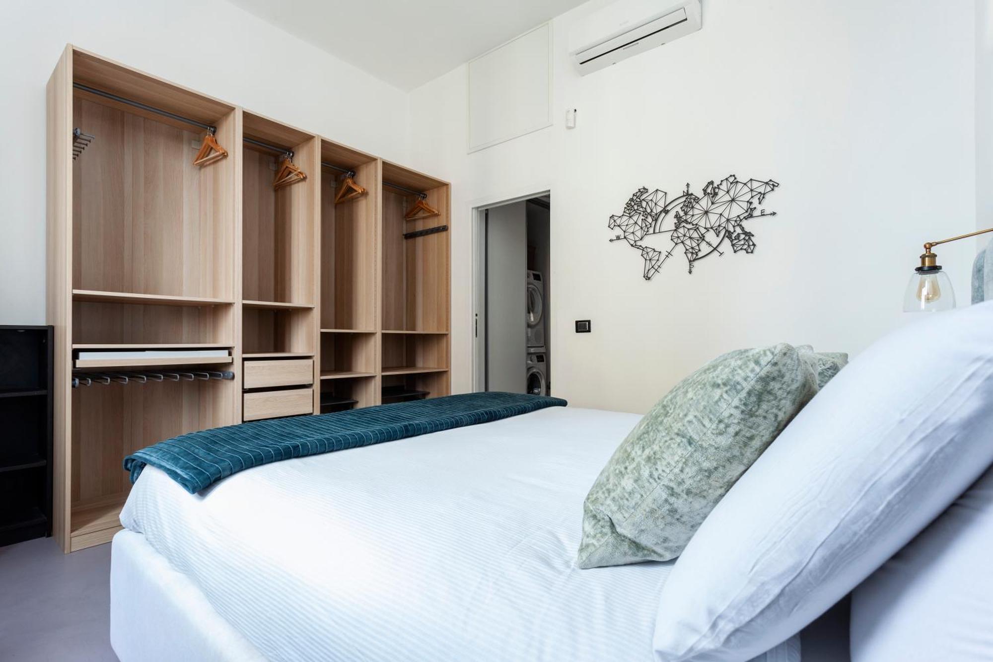 Stylish Industrial Flat Milaan
