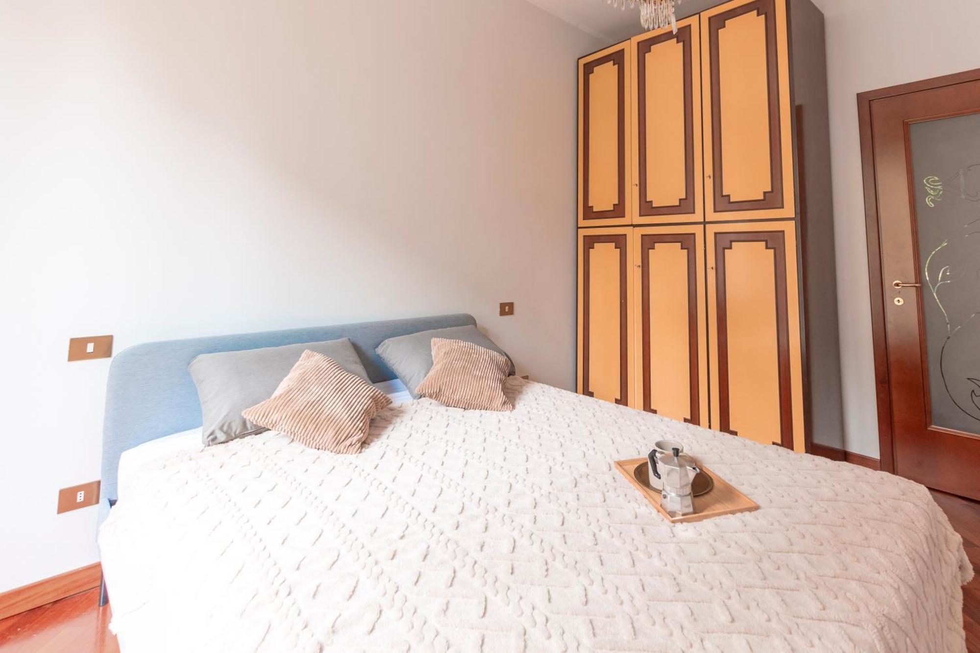 Apartment I Host - Cornalia 24