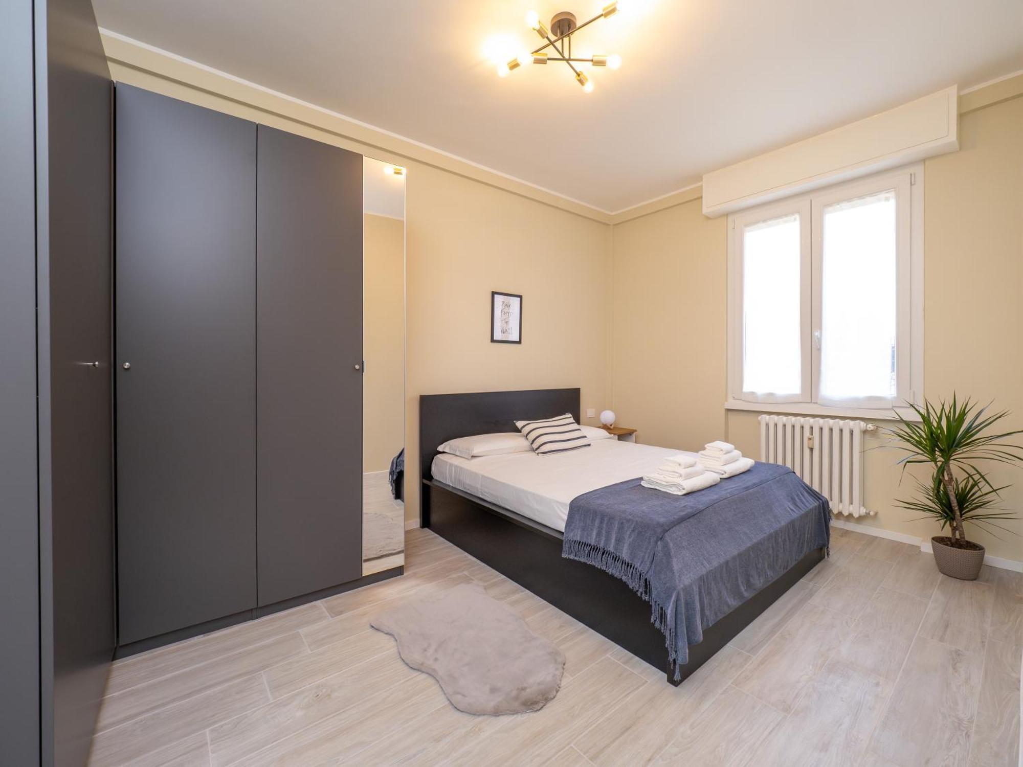 Modern 2br With Private Balcony, Steps To Metro *