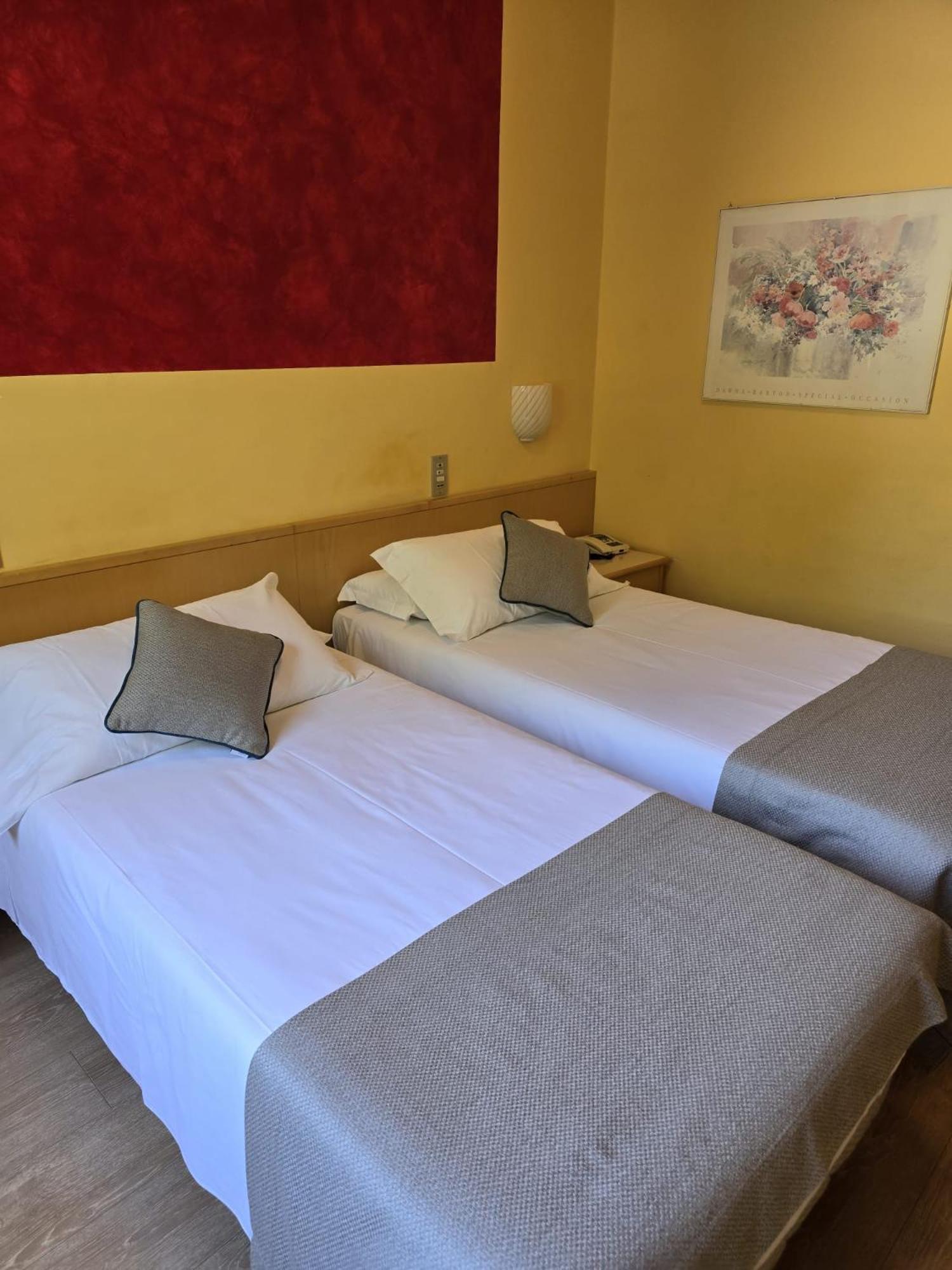 Mokinba Sant'ambroeus Hotel