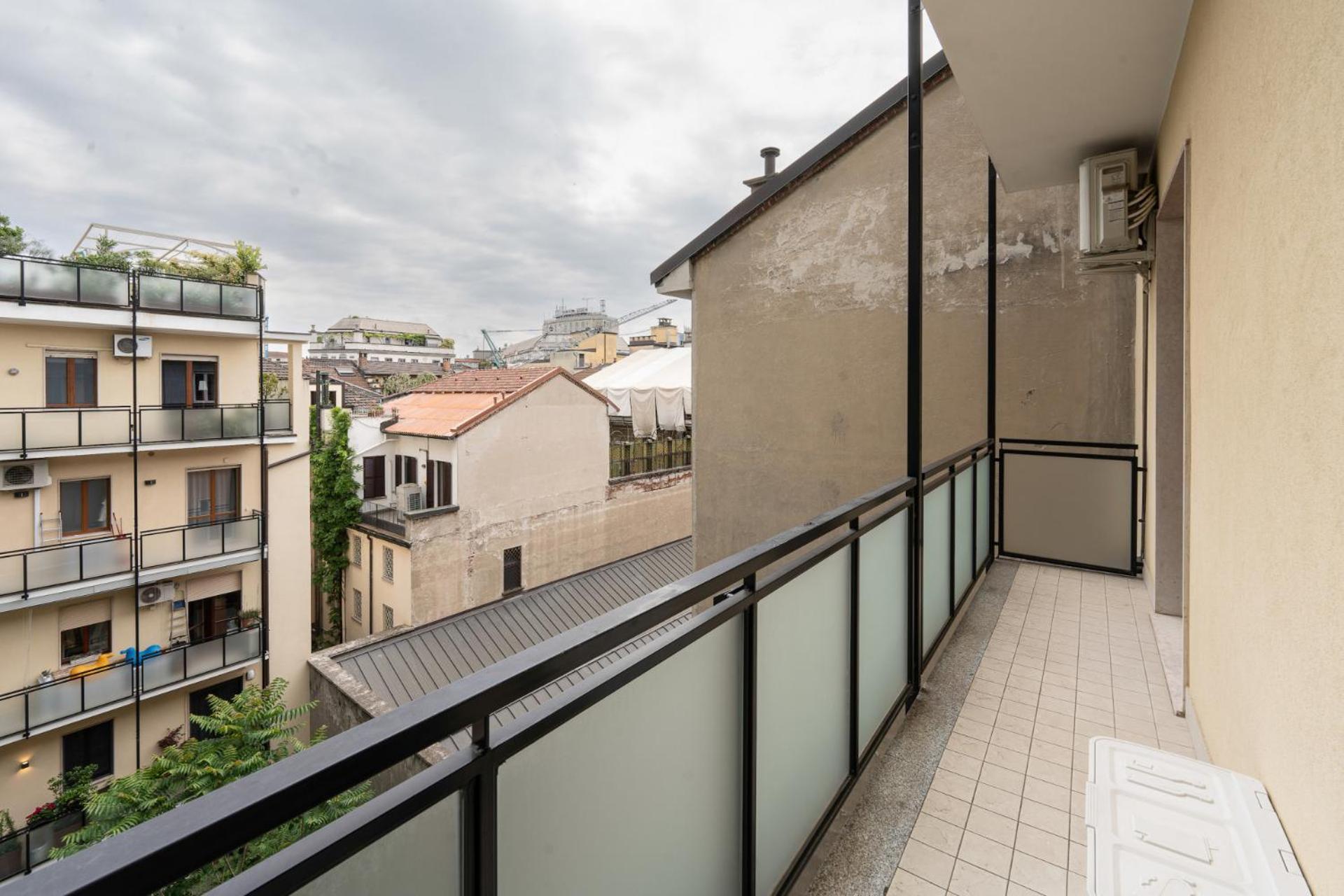 Elegant In The Heart Of Milaan