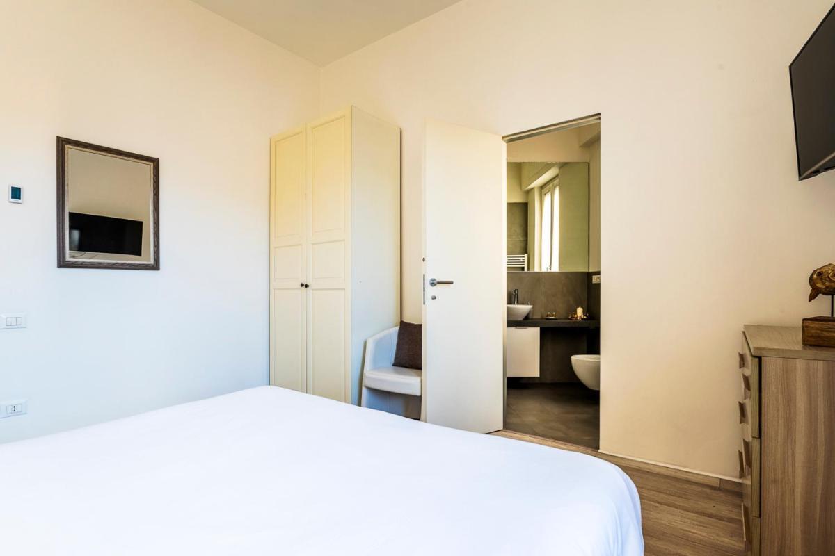 Exclusive 3 Bedrooms Near Duomo Leilighet
