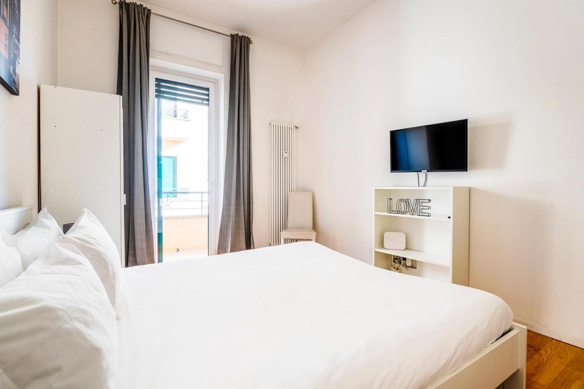 Exclusive 3 Bedrooms Near Duomo Leilighet *