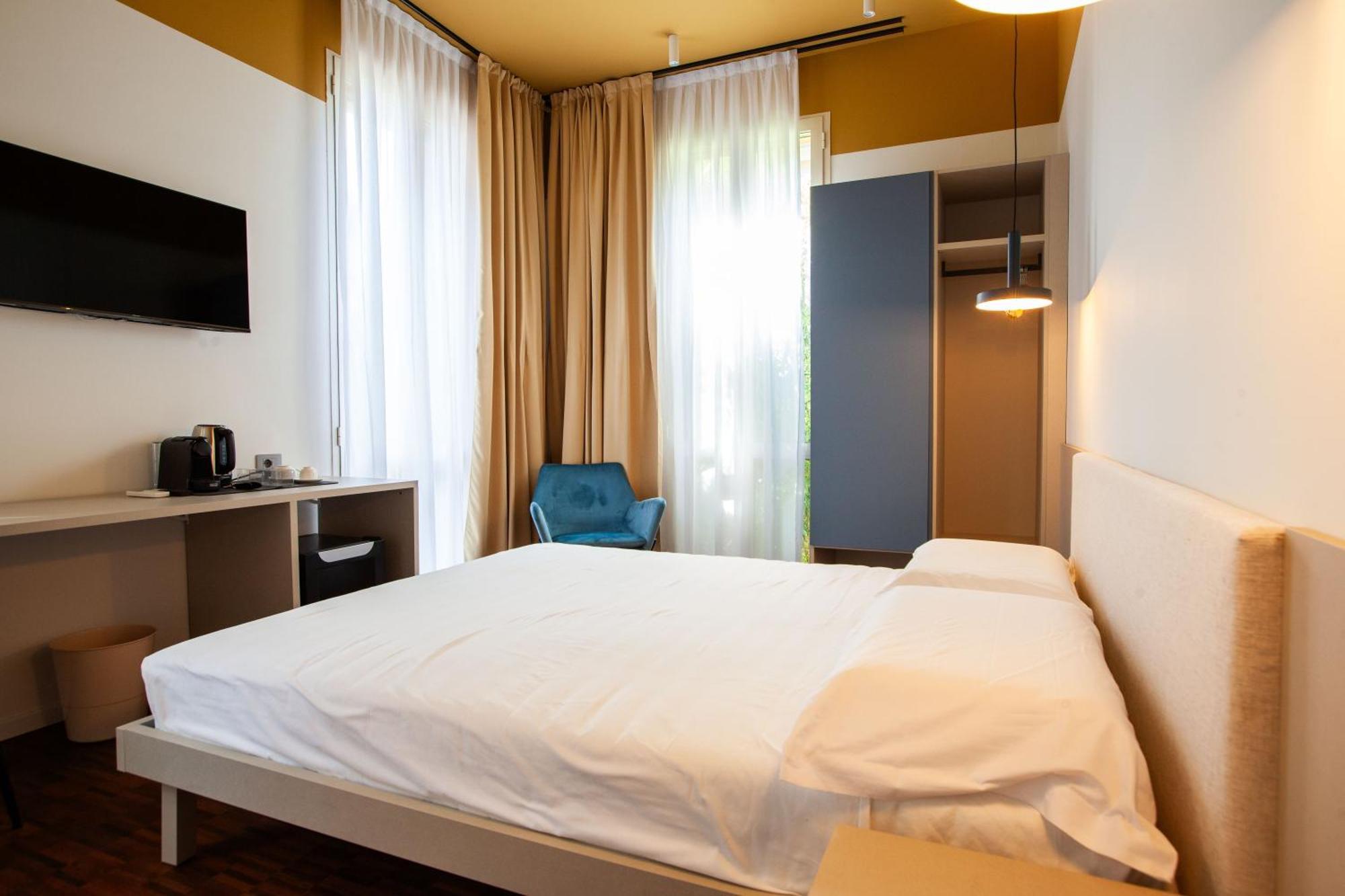 Cvm 19 Hotel *