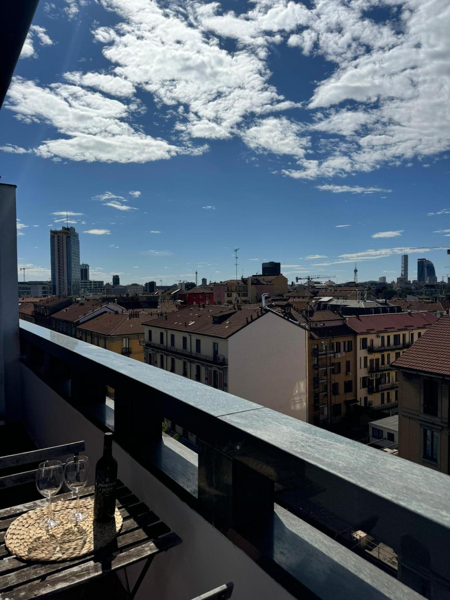 Appartamento Isola- Attico Con Balcone Milano