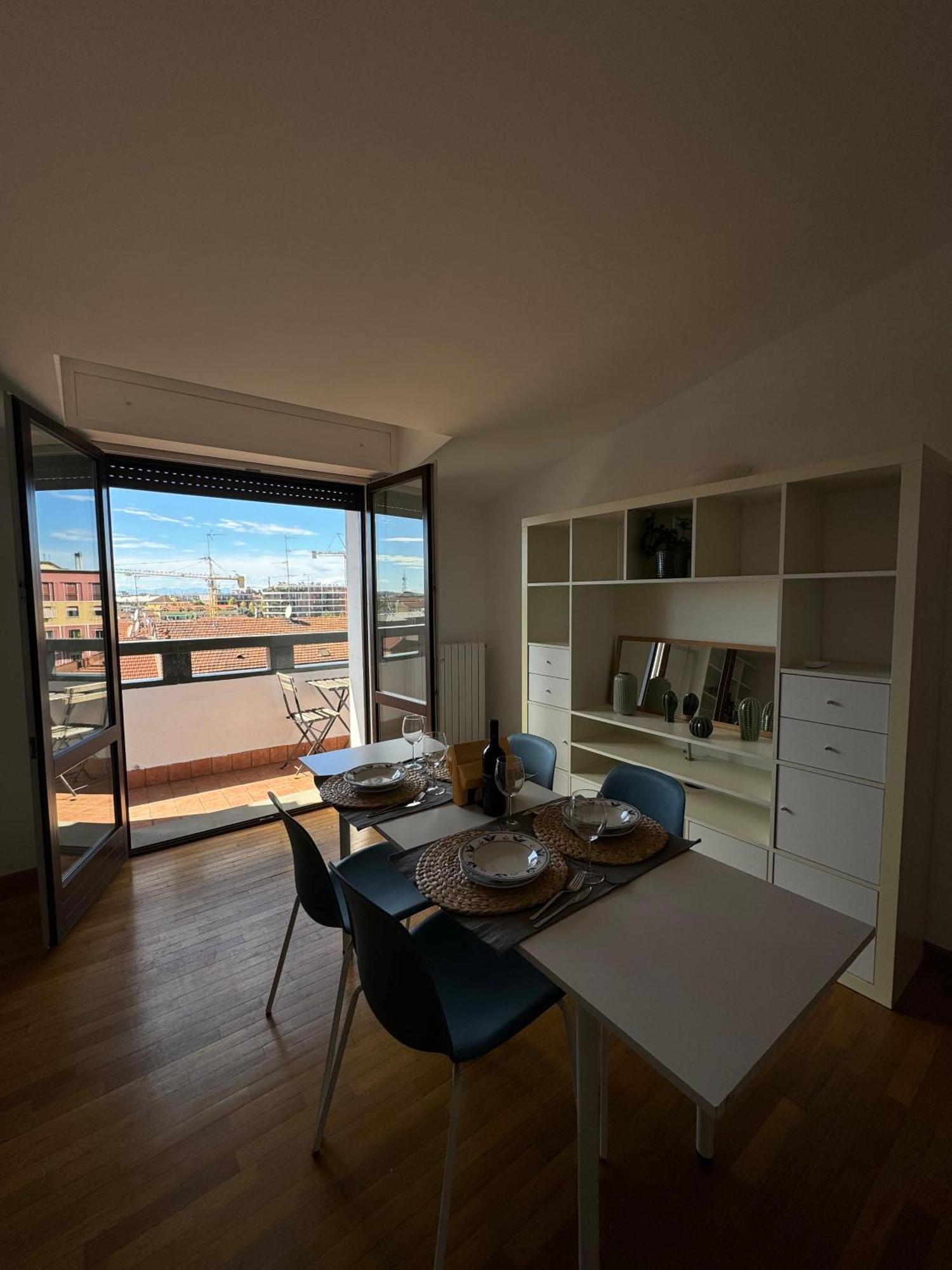 Isola- Attico Con Balcone *