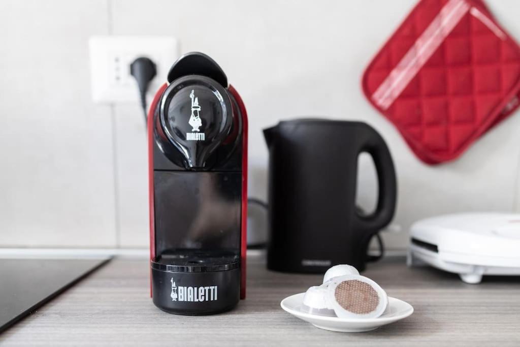 300 M From Metro M3-netflix-wi-fi Appartamento Milano