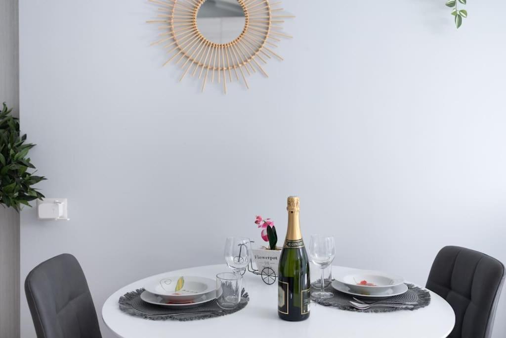 300 M From Metro M3-netflix-wi-fi Milano
