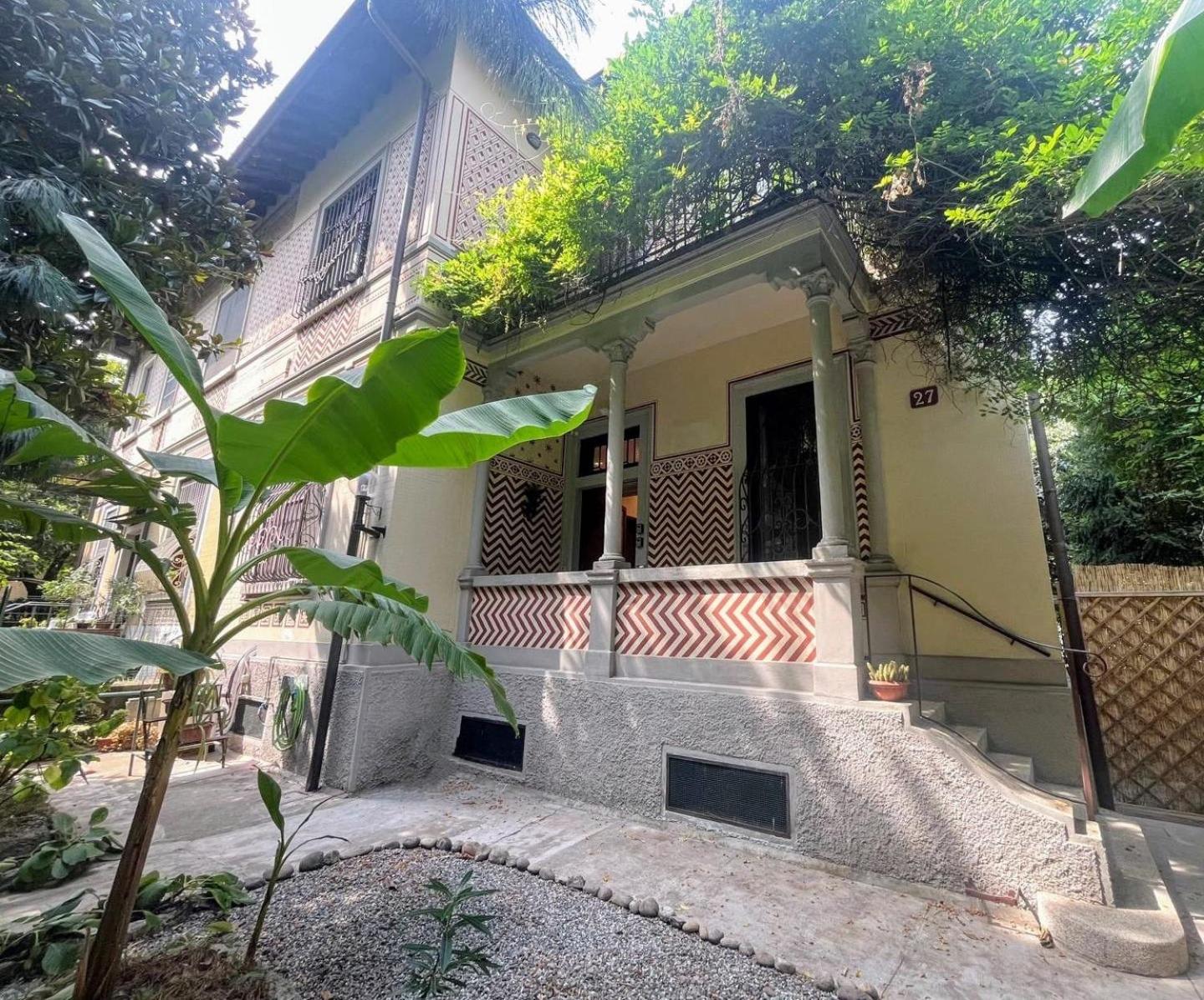 Bilocale Chic In Tropical A Due Passi Da Stazione Milano