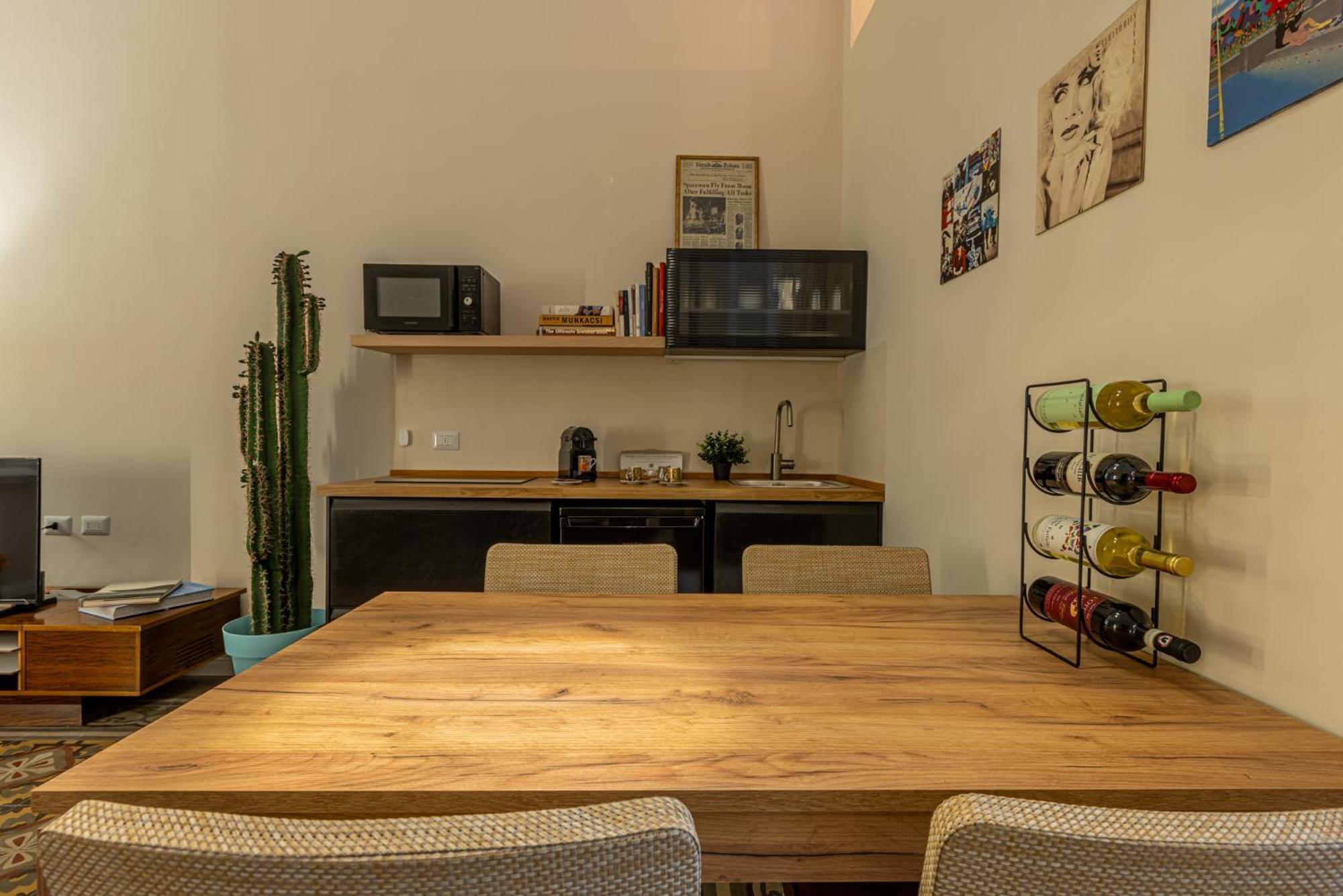Bilocale Chic In Tropical A Due Passi Da Stazione Milano