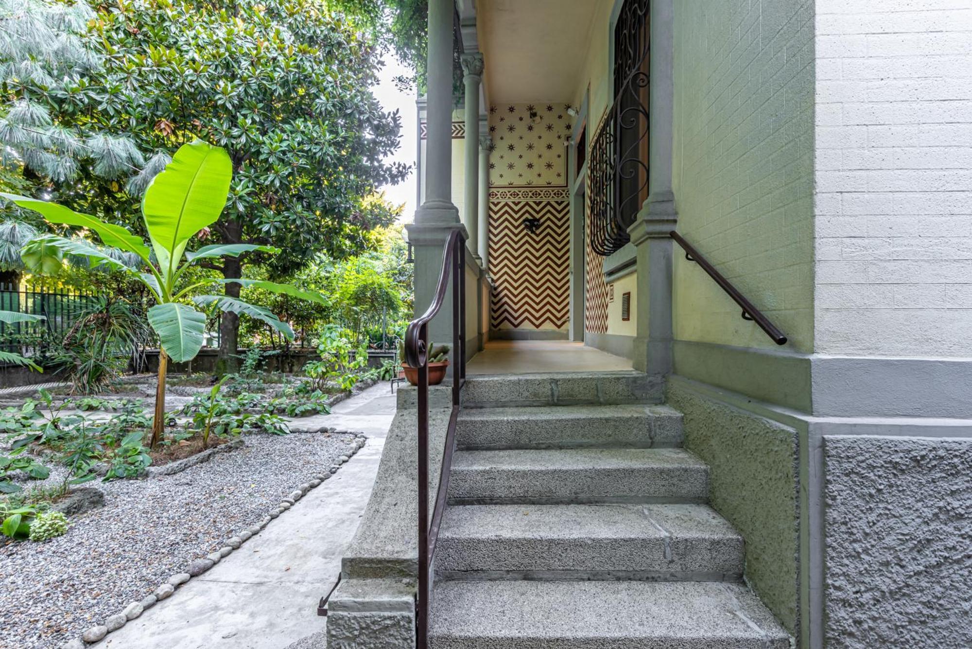 Bilocale Chic In Tropical A Due Passi Da Stazione Appartamento