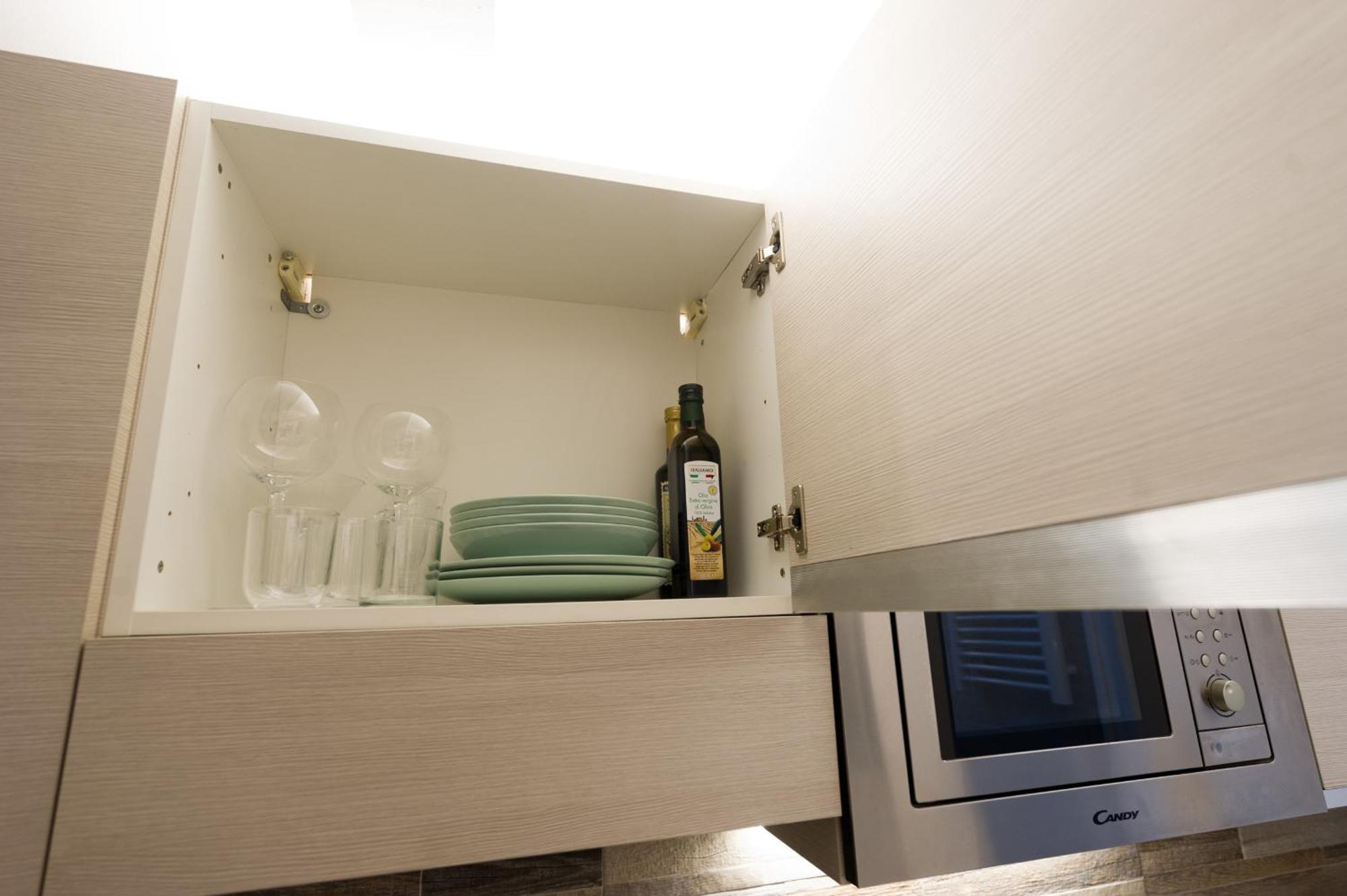 Apartment Deluxe Attic For 2, With Amazing Terrace And Poweful Wi-fi - Very Near The Metro, Position, Very Well Connected To Train Stations And Malpensa, Linate And Begramo Airports Mailand