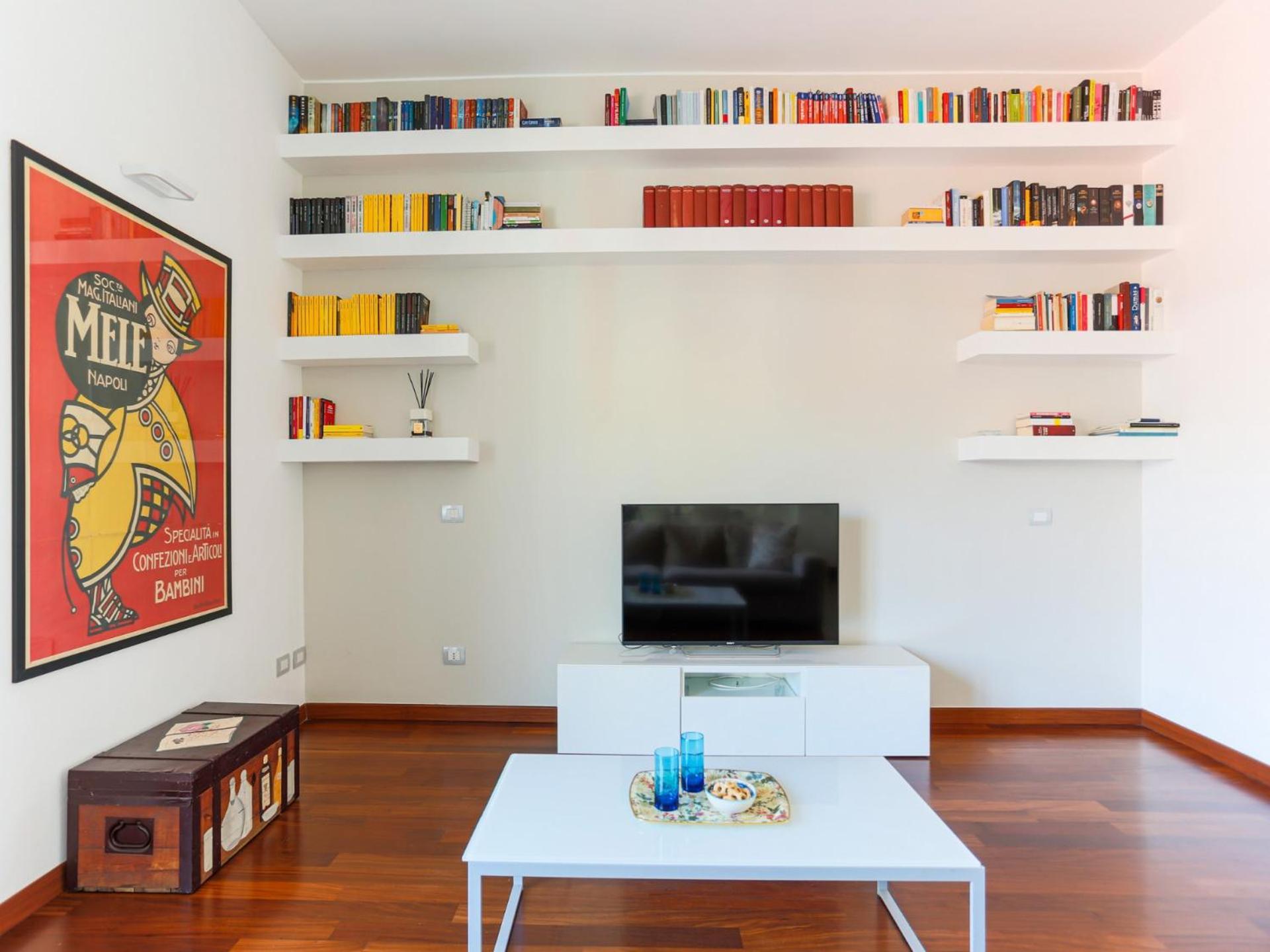 The Rent - Spacious And Renovated Multi-room In The Missori Area Appartamento