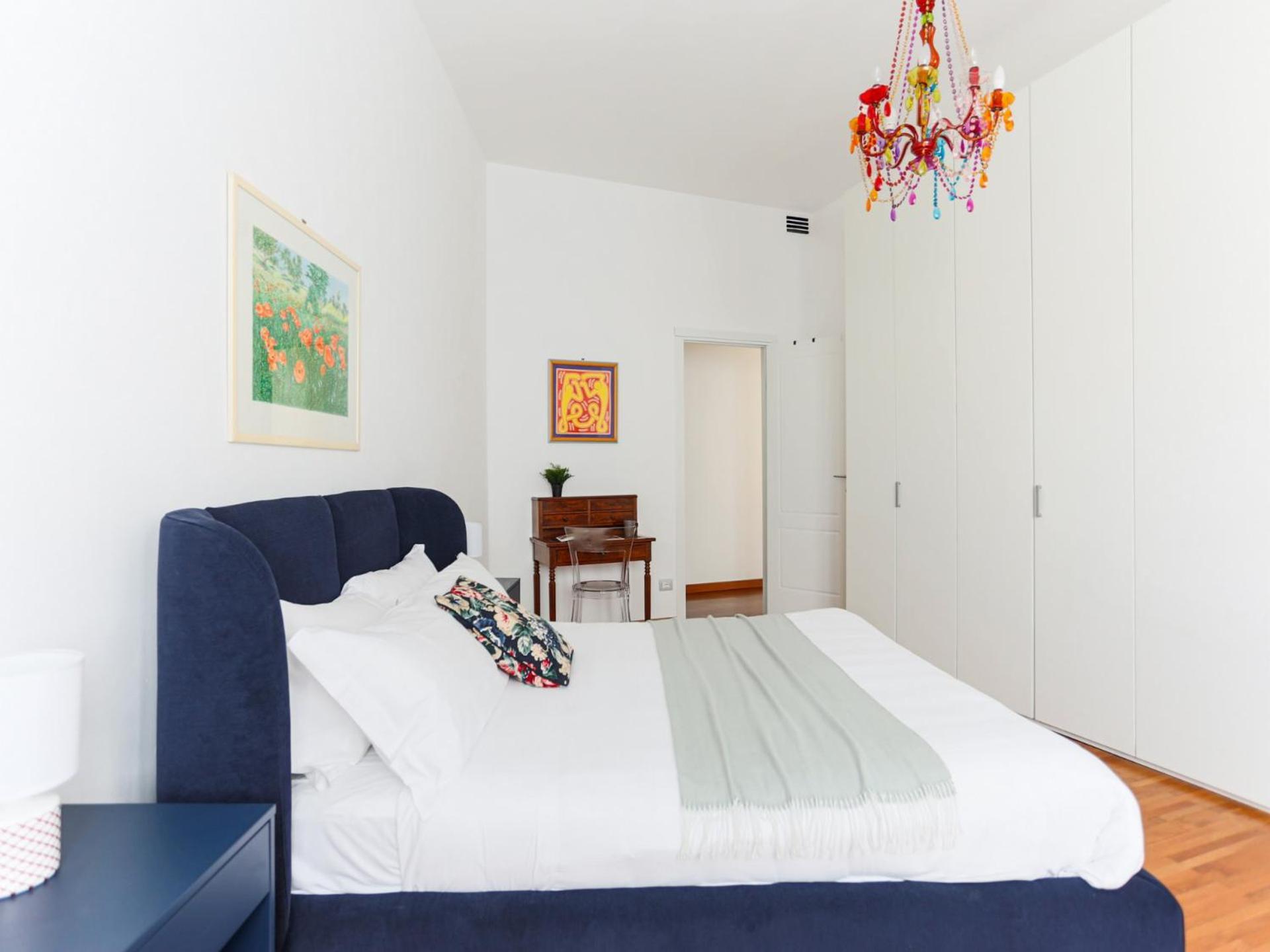 The Rent - Spacious And Renovated Multi-room In The Missori Area Appartamento Milano