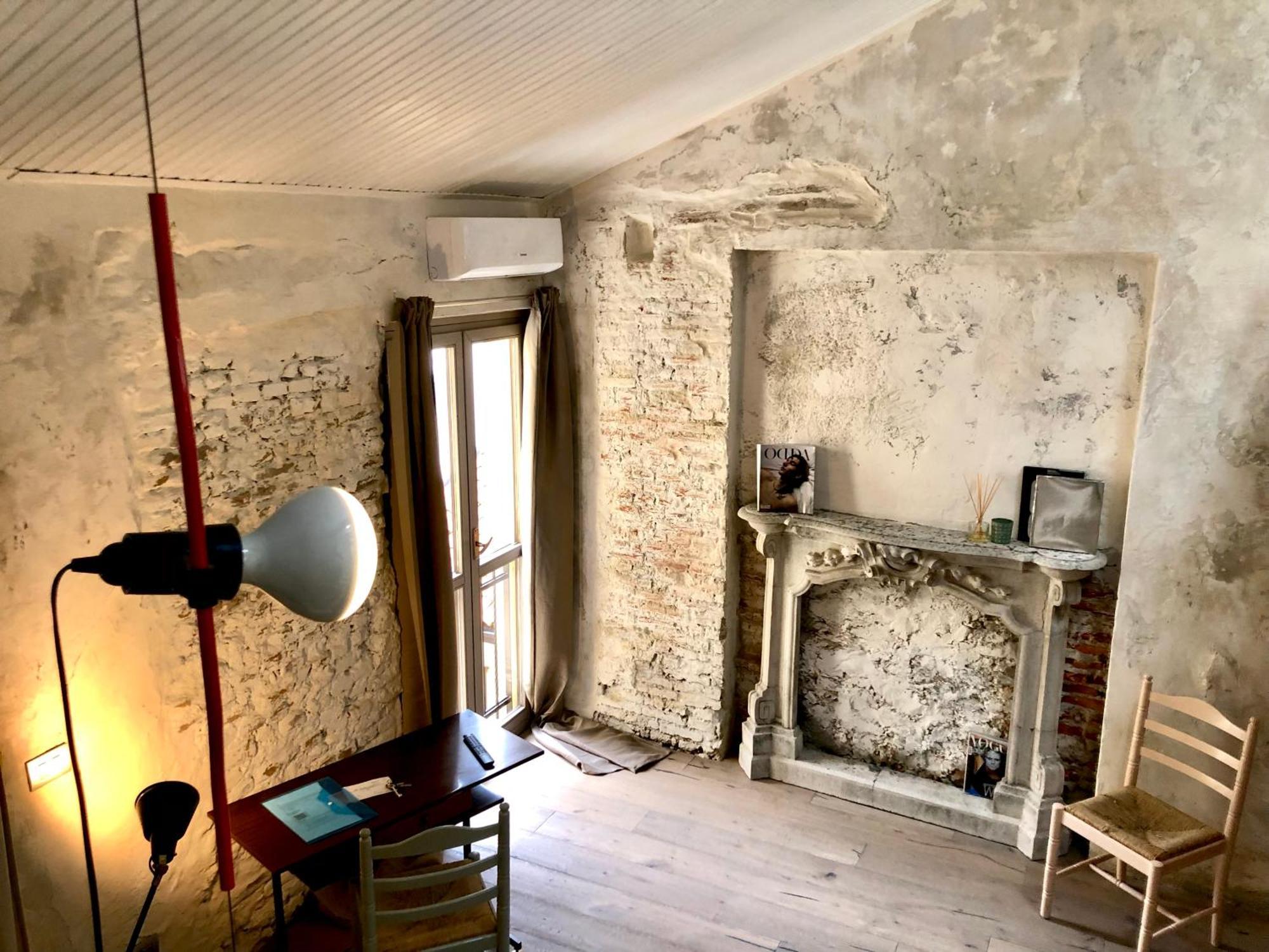 Charming And Design Attic Loft In Coolest Area Navigli Ticinese Leilighet Milano