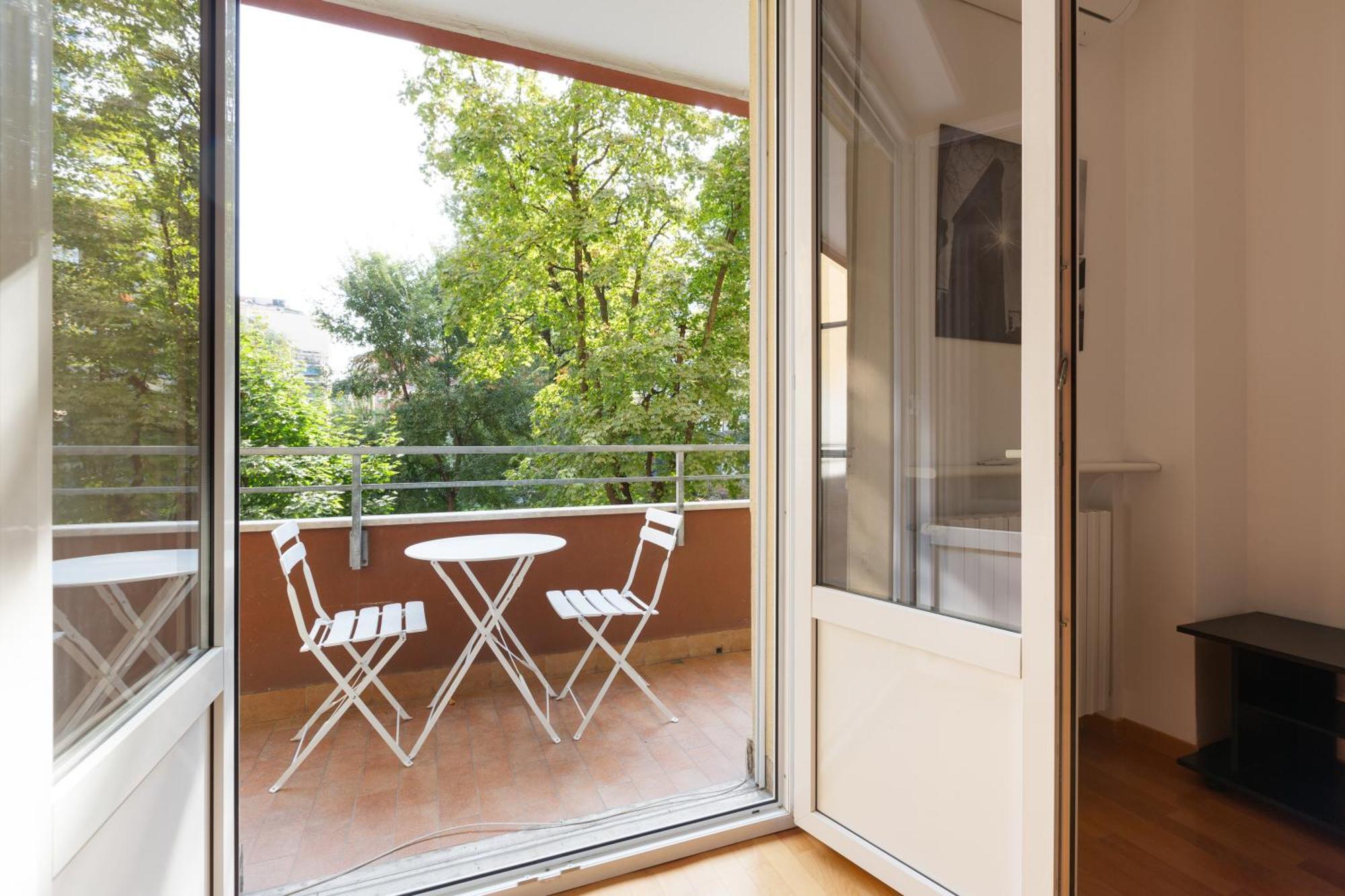 Irnerio- Washington Balcony Apartment *