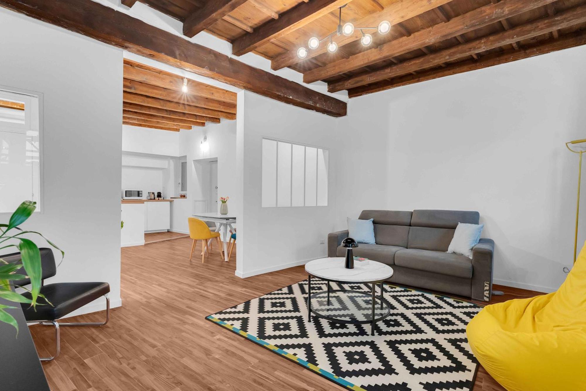 Apartment - Alzaia Naviglio Grande Milan