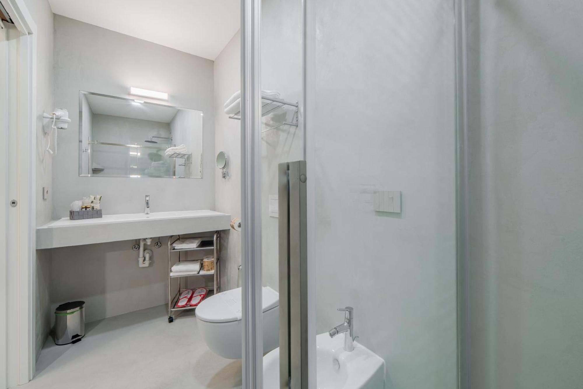 Ticinese Hotell *
