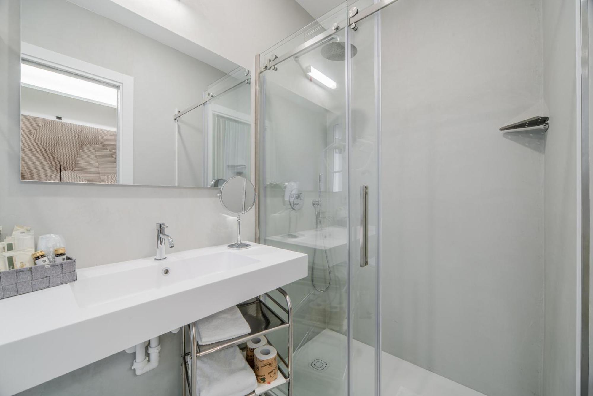 Ticinese Hotell *