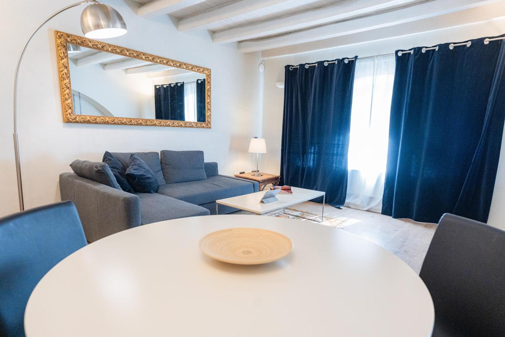 Appartamento Eleganza Design Corso Porta Garibaldi - 80 Mq *