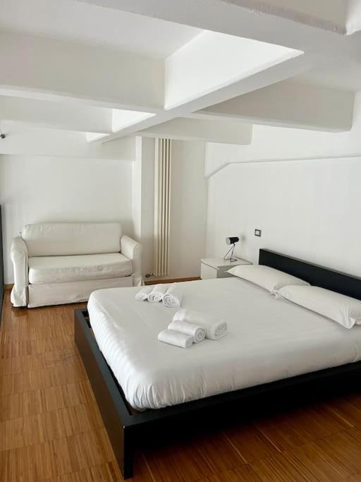 Loft Industrial Revival Vakantiehuis Milaan
