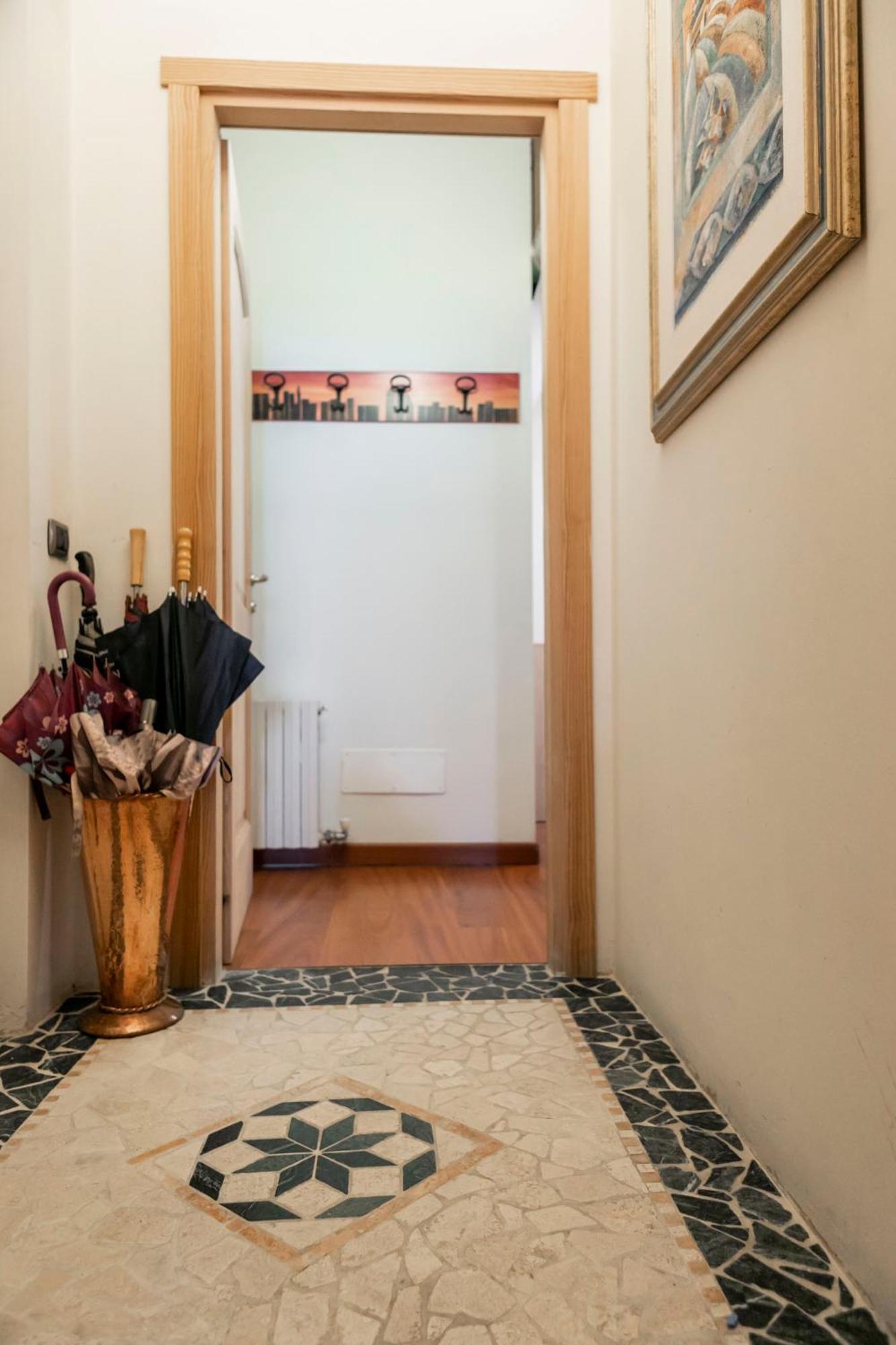 Trilocale Con Soppalco Apartment Mailand