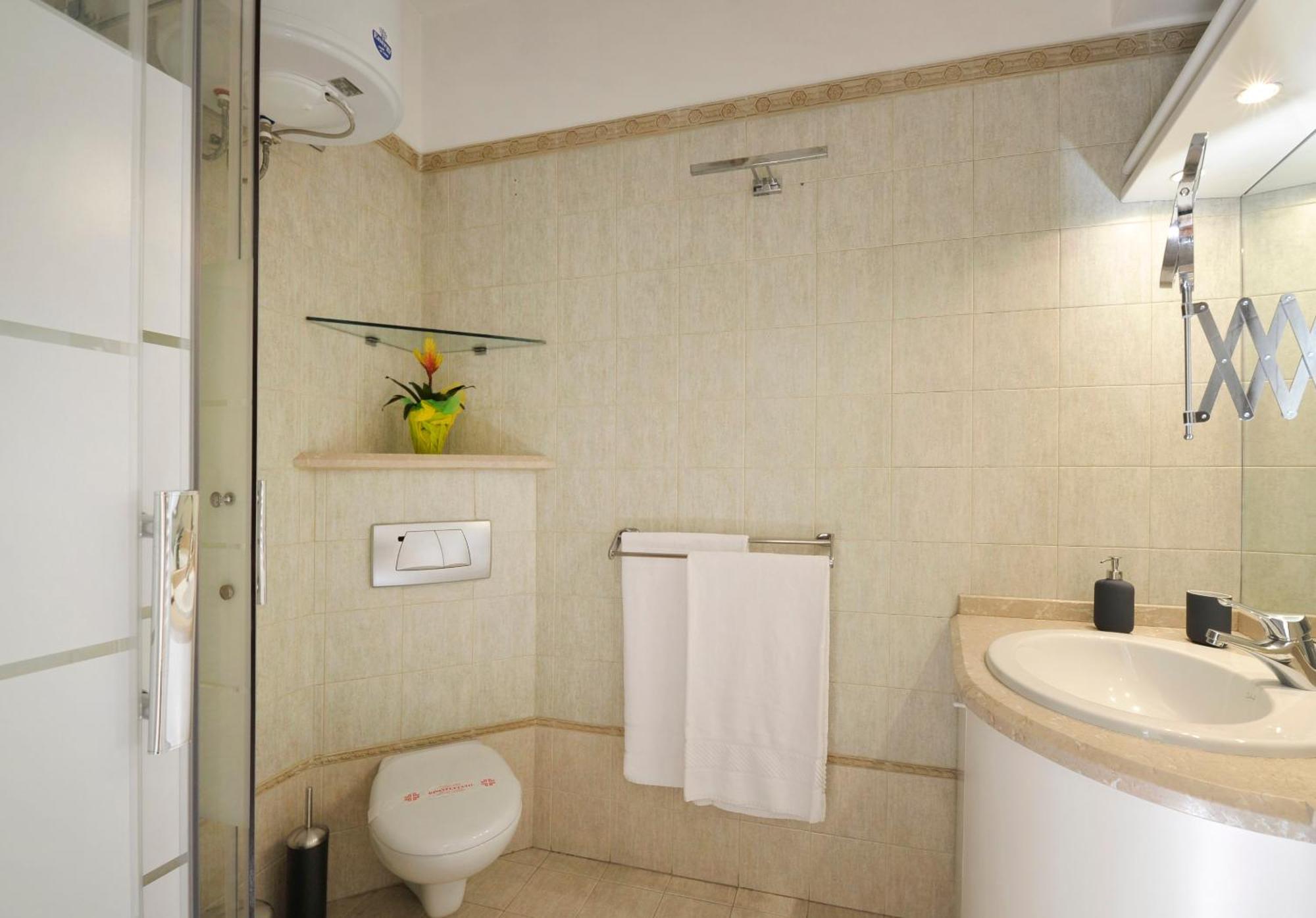Montenapoleone Central - Best Location Possible *