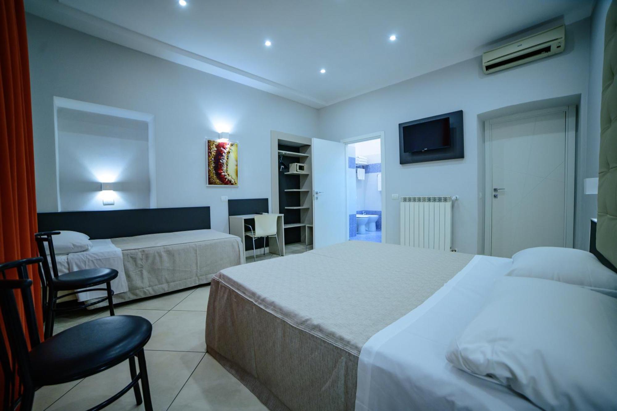 Demo' Hotel