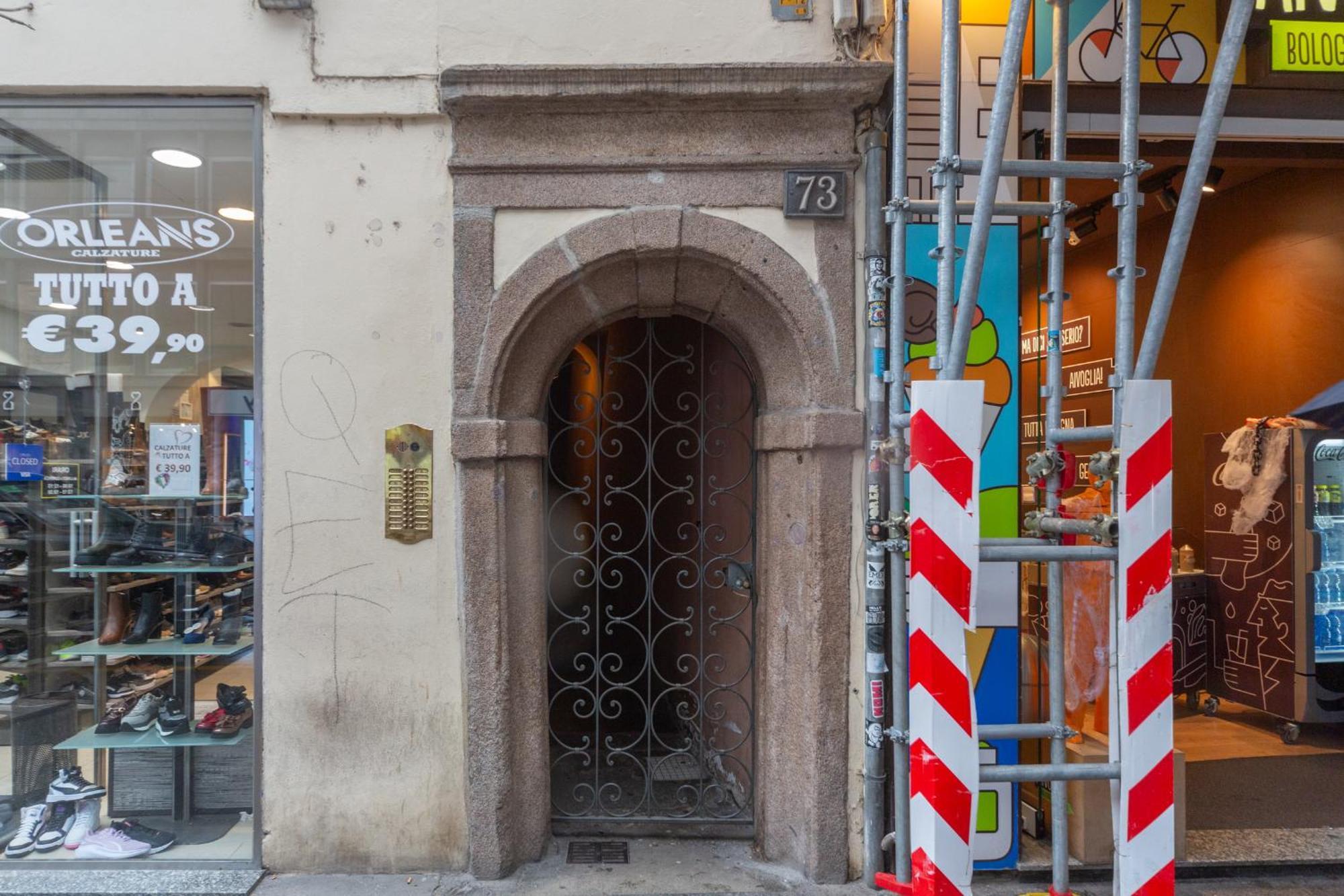 Charming 2-bedroom In Milanese Building Appartamento