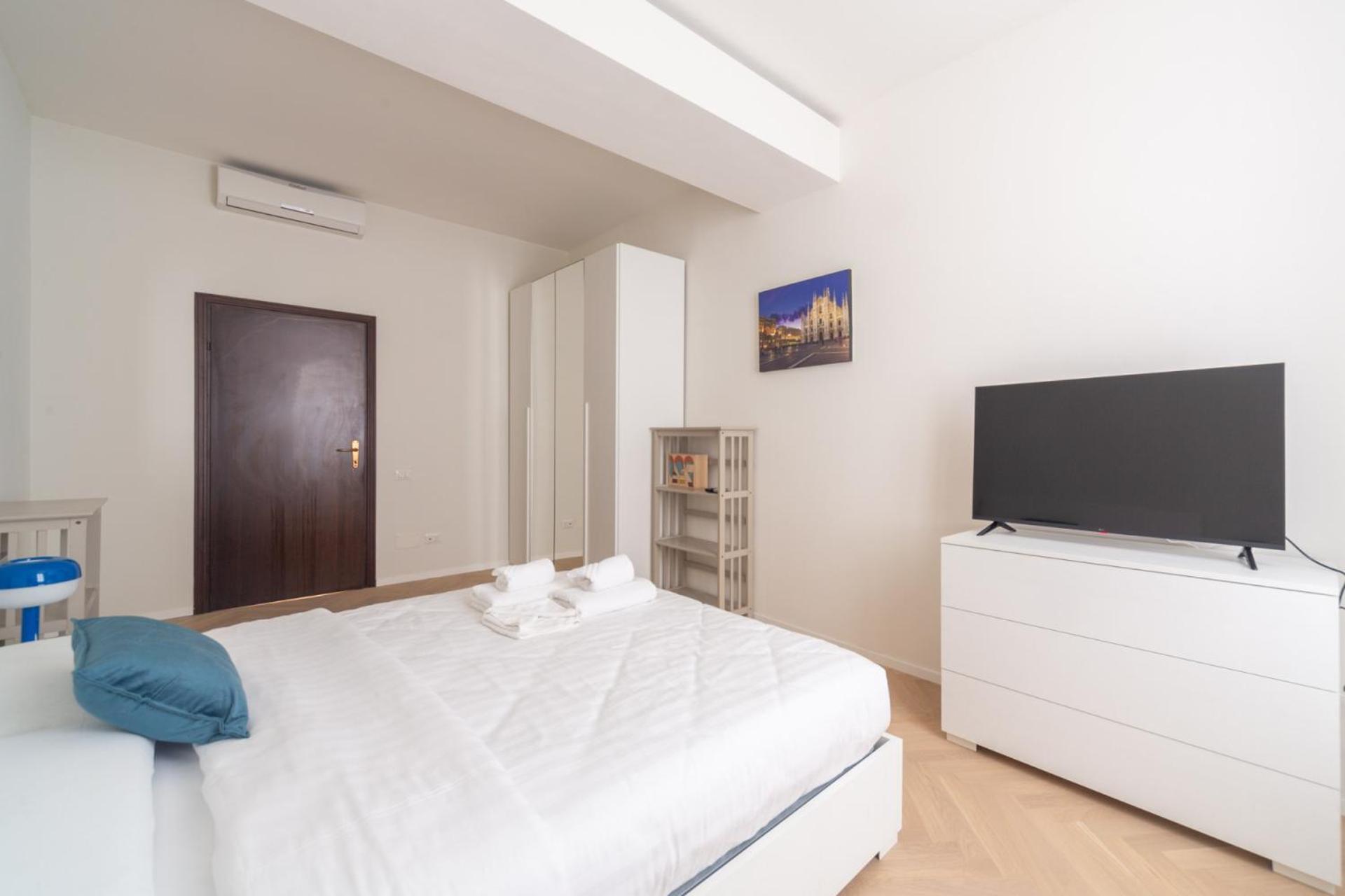 Charming 2-bedroom In Milanese Building Appartamento