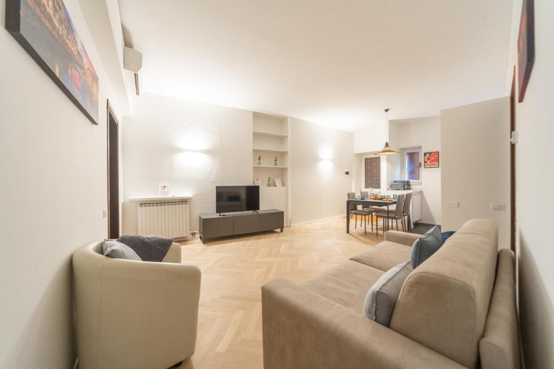 Charming 2-bedroom In Milanese Building Appartamento Milano