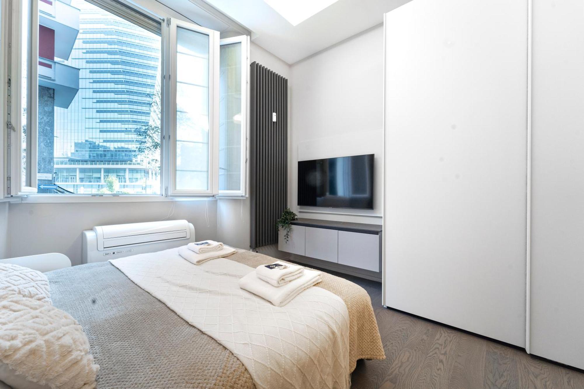 Designed In Center Gae Aulenti Area With Ac, Wifi And Subway Airport Connected Steps From Station * Milano