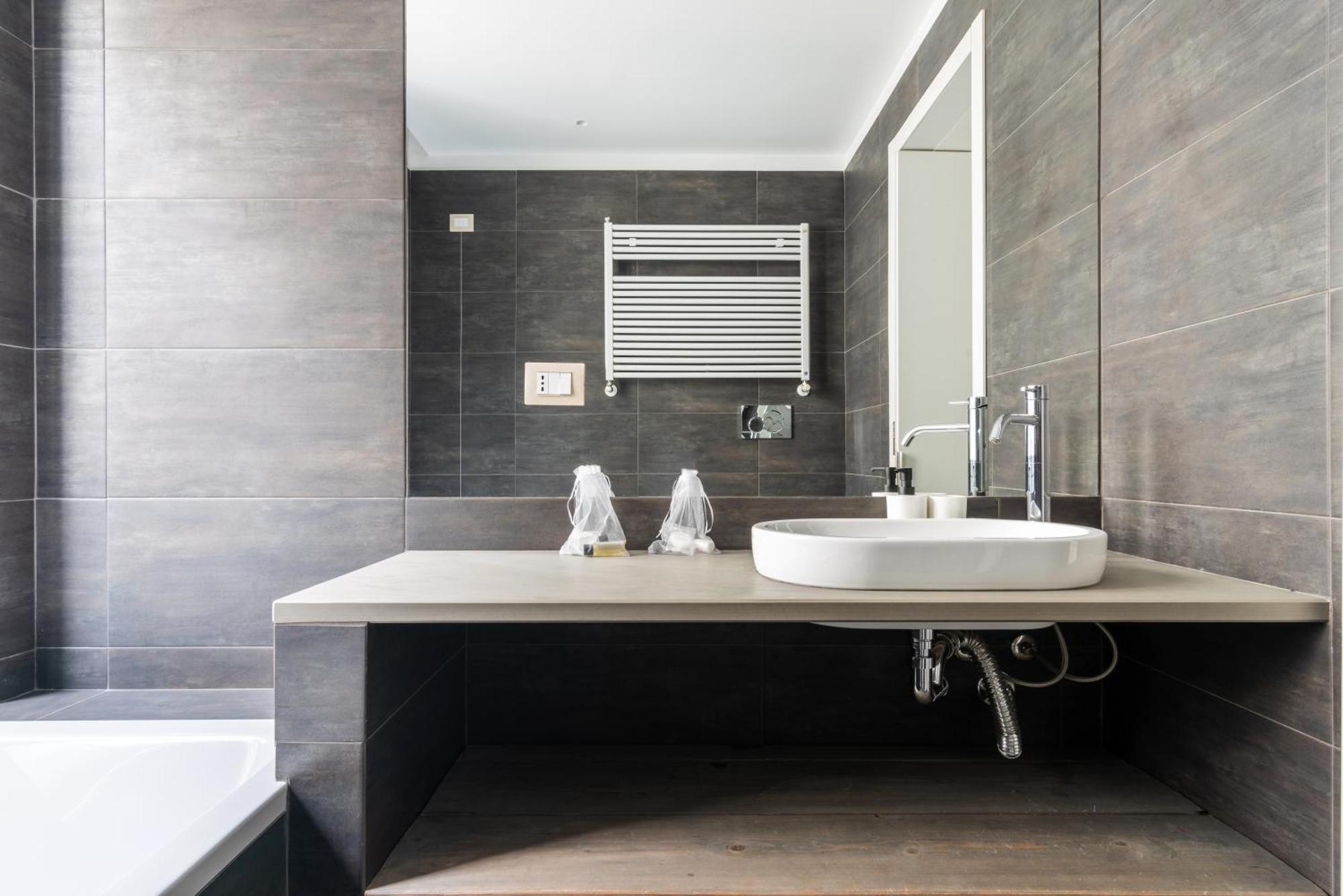 Ampio E Luminoso Trilocale In Zona Moscova Appartement Milaan