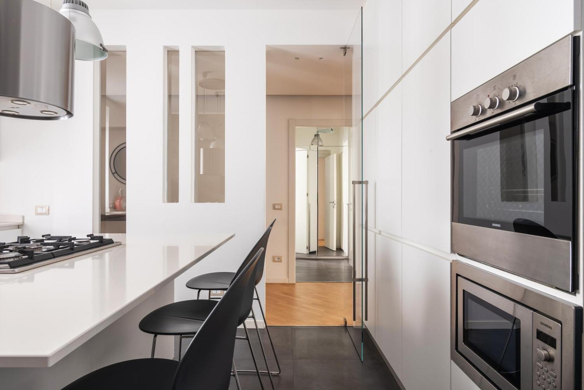 Ampio E Luminoso Trilocale In Zona Moscova Appartement *