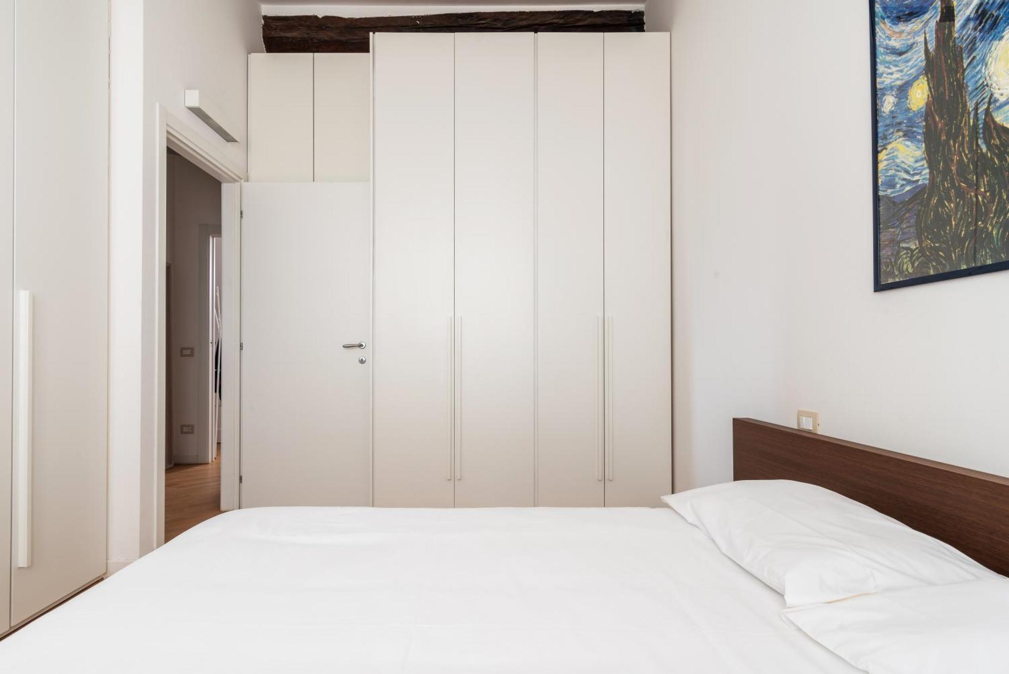 Ampio E Luminoso Trilocale In Zona Moscova Appartement Milaan