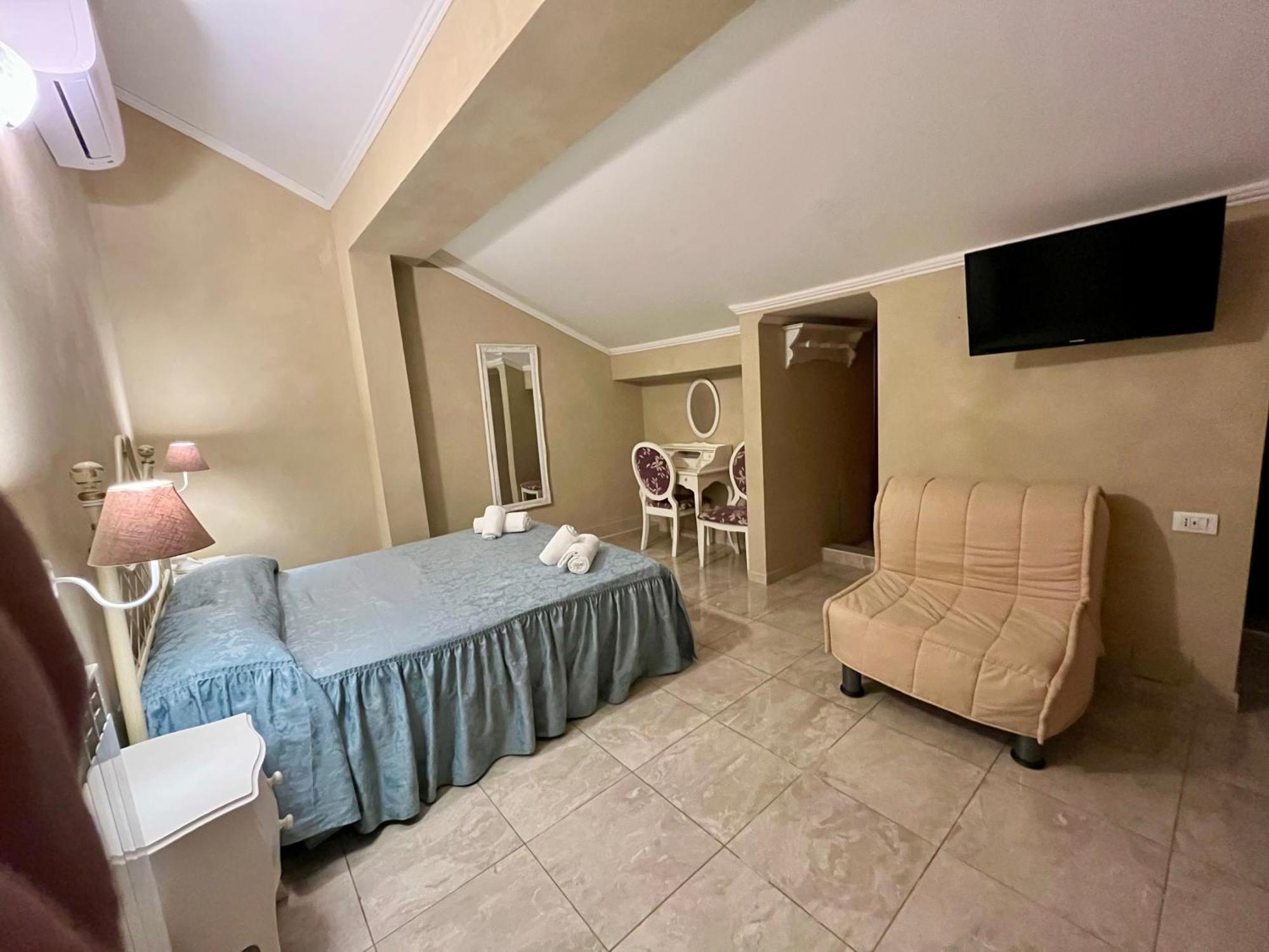 Boutique Calais Mailand