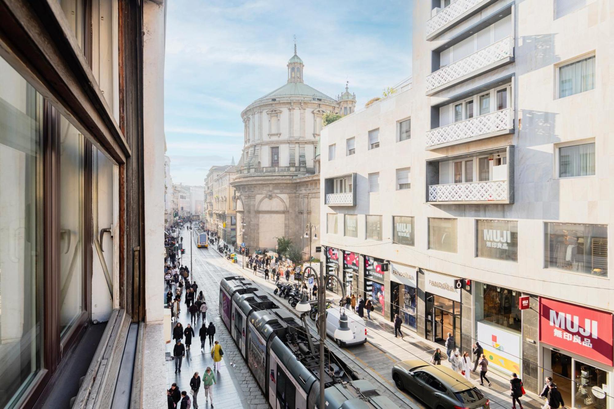 Easylife - Elegant 3 Mins From Duomo Leilighet