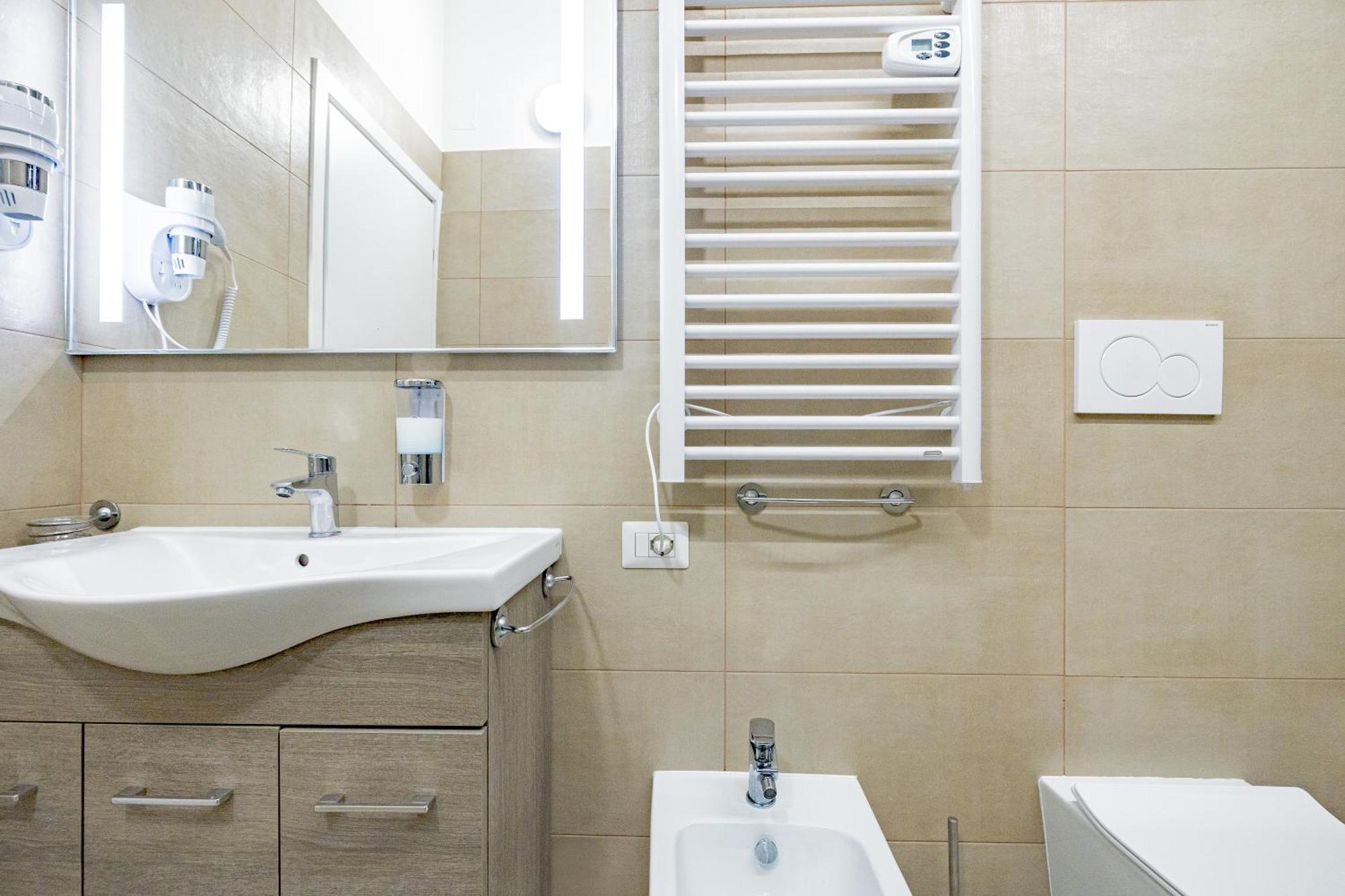 Appartement Torre Di Nolo - Metro Station Turro M1 Milaan