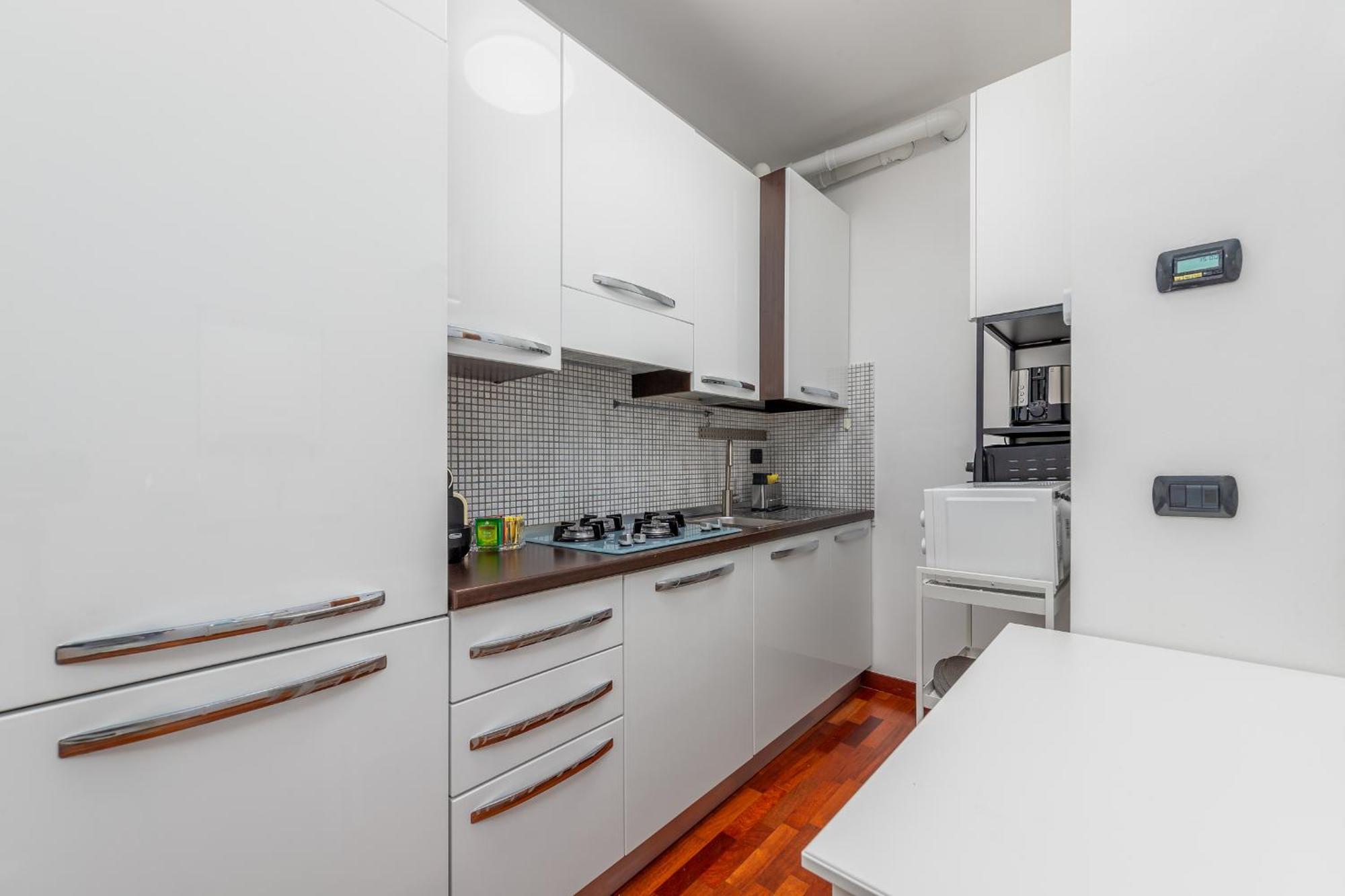 Free Private Parking - 5min To Metro - Balcony - Quiet Appartamento Milano