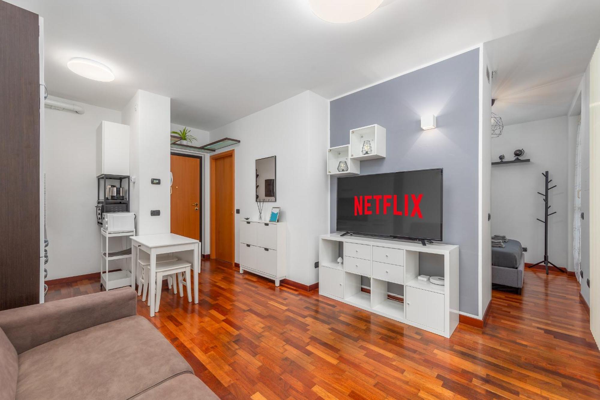 Appartamento Free Private Parking - 5min To Metro - Balcony - Quiet Milano