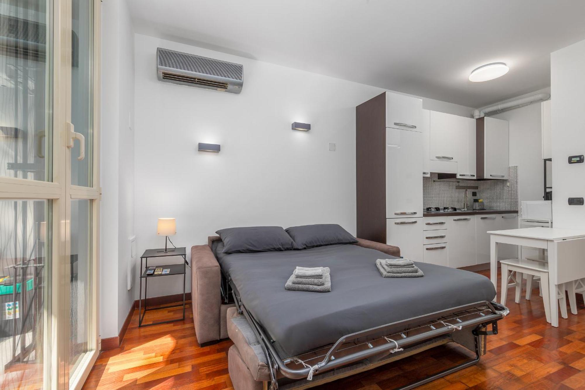 Free Private Parking - 5min To Metro - Balcony - Quiet * Milano